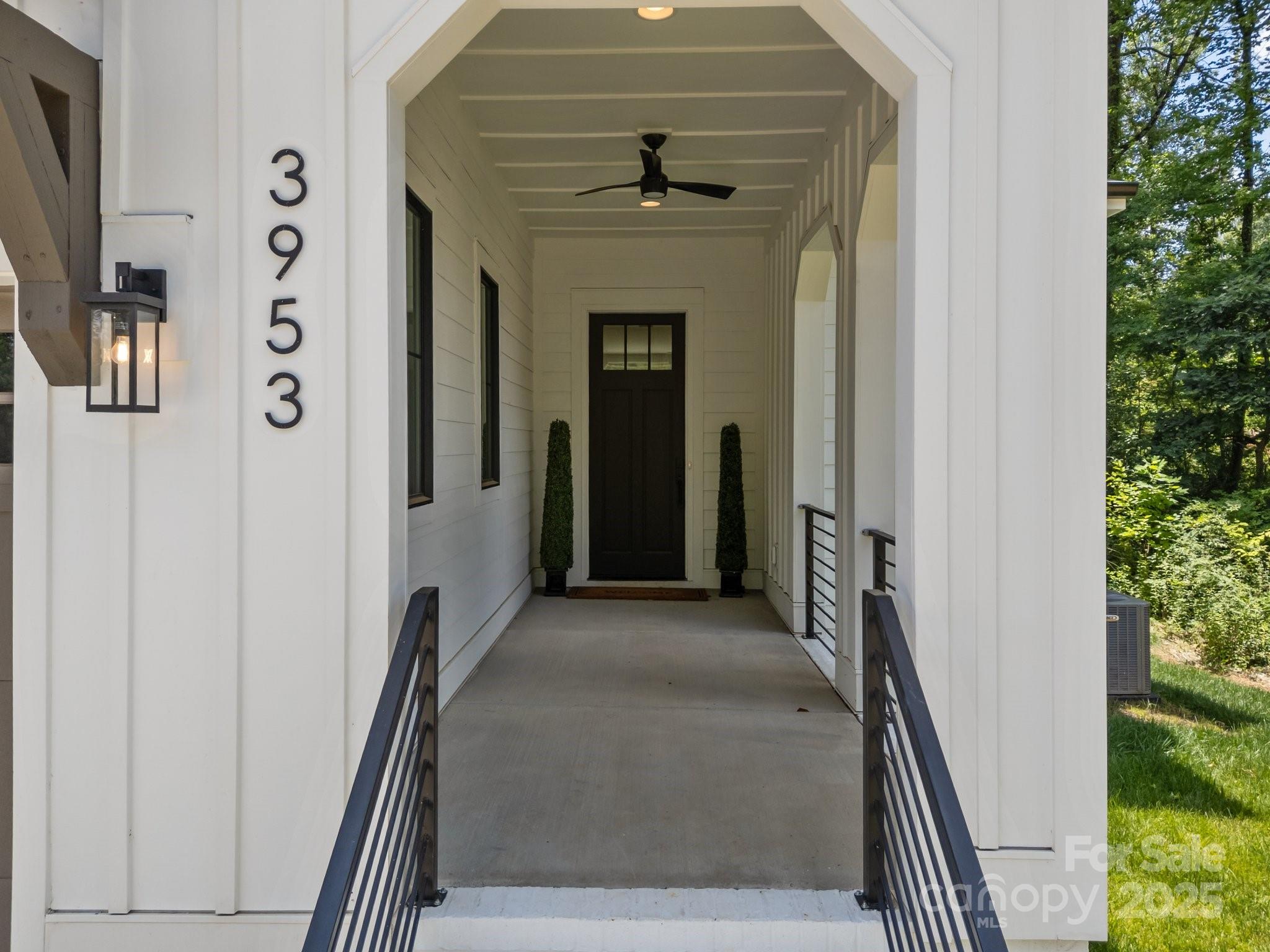 3953 Plainview Road Property Photo 8