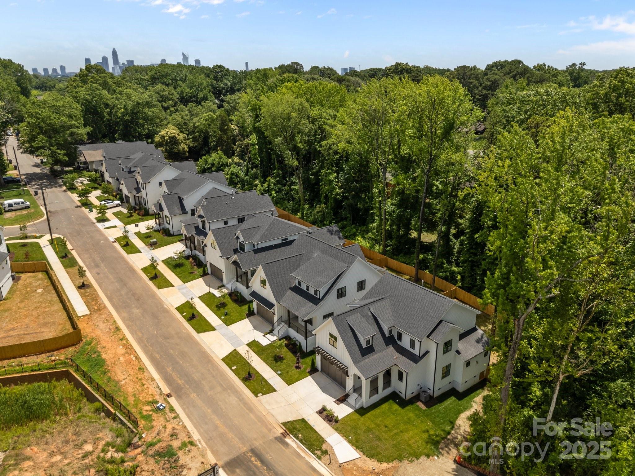 3953 Plainview Road Property Photo 9