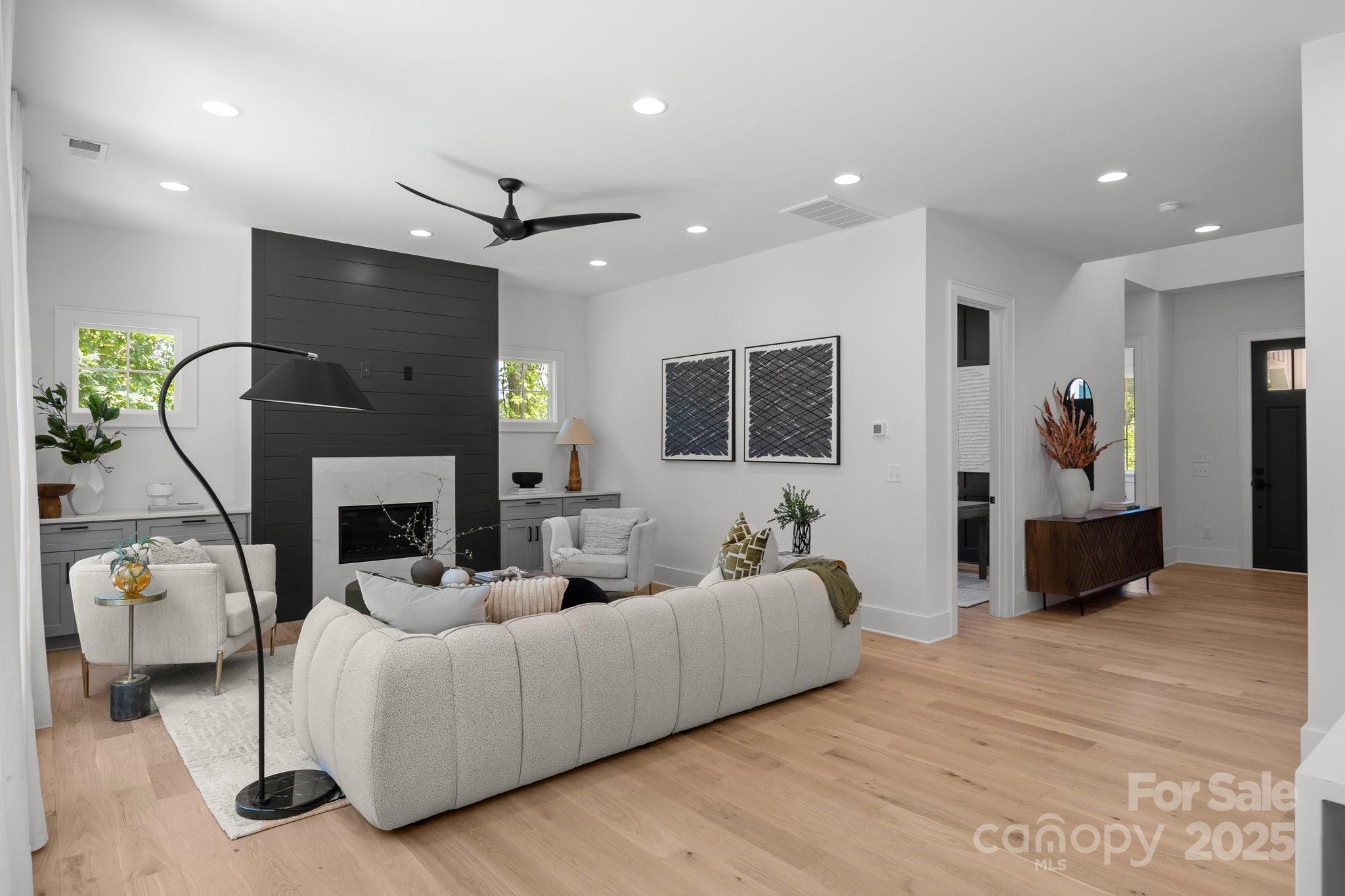 3953 Plainview Road Property Photo 10