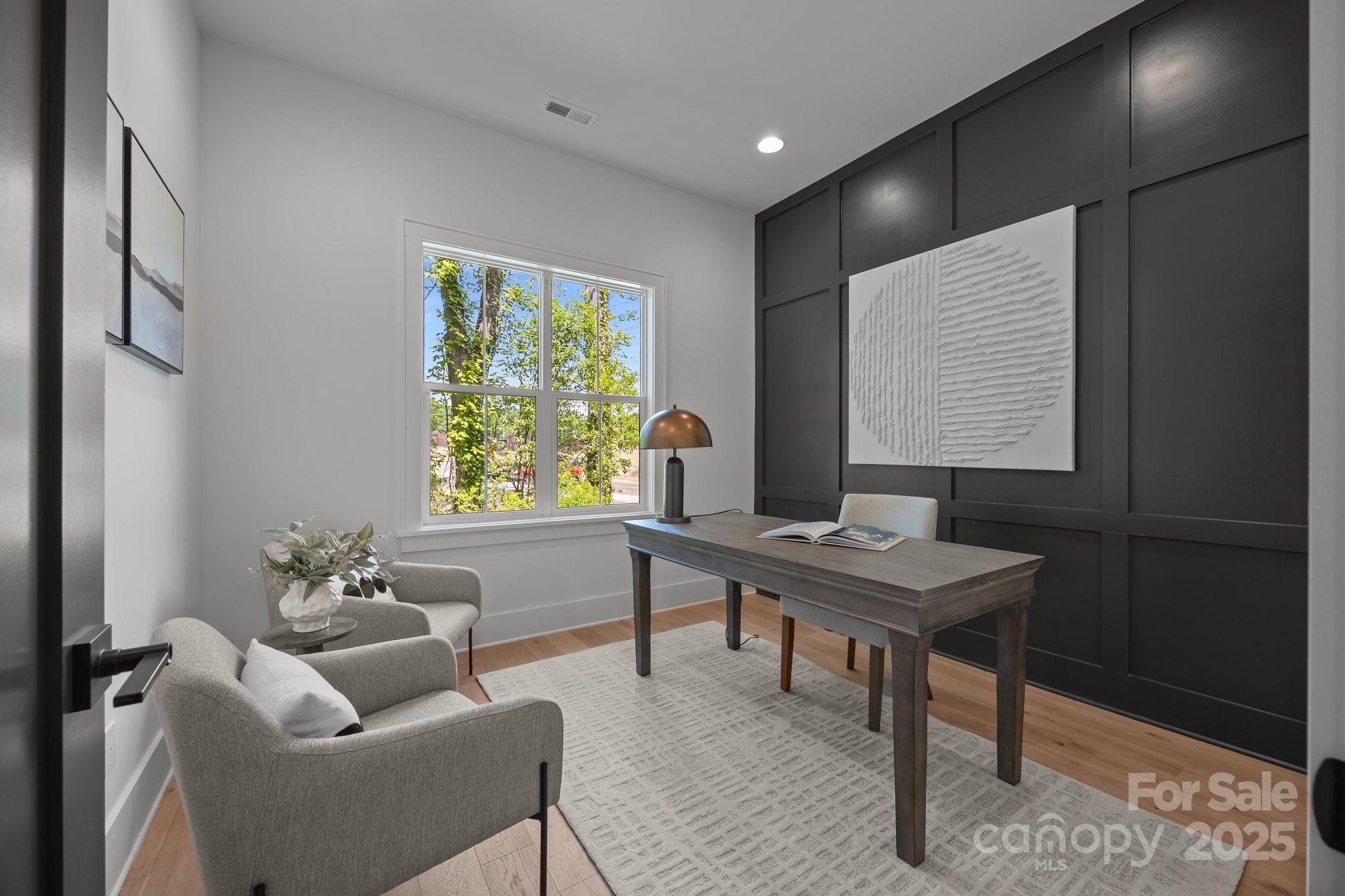 3953 Plainview Road Property Photo 14