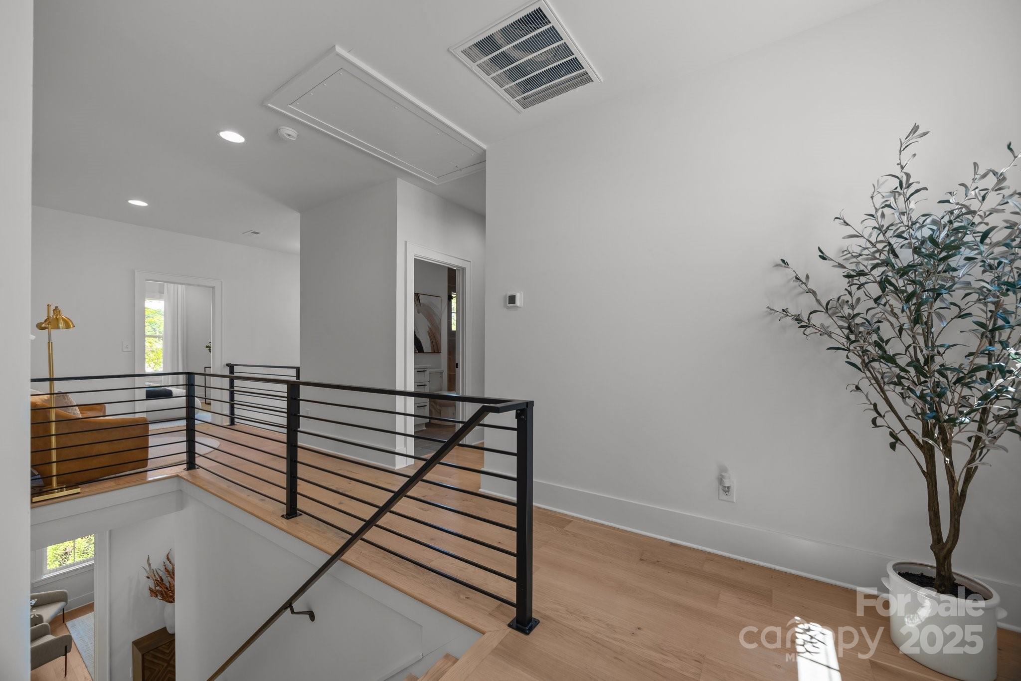 3953 Plainview Road Property Photo 22