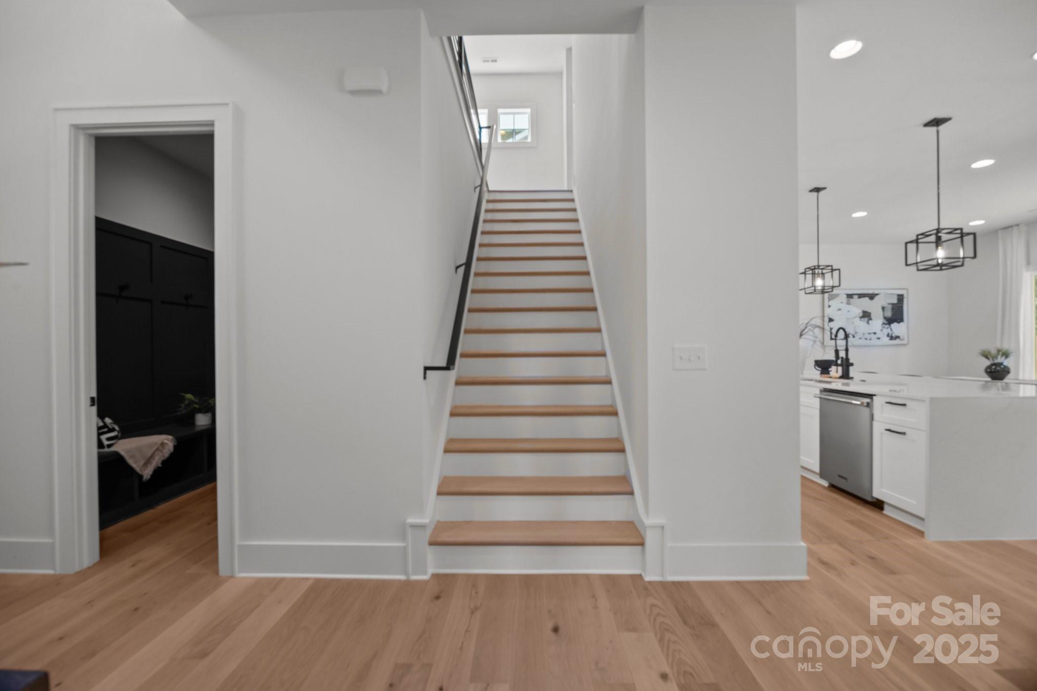 3953 Plainview Road Property Photo 23