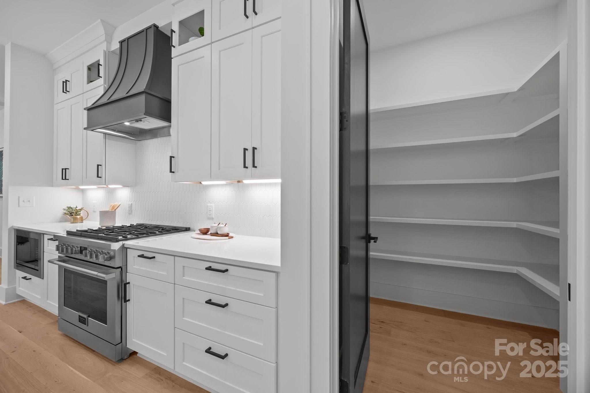 3953 Plainview Road Property Photo 26