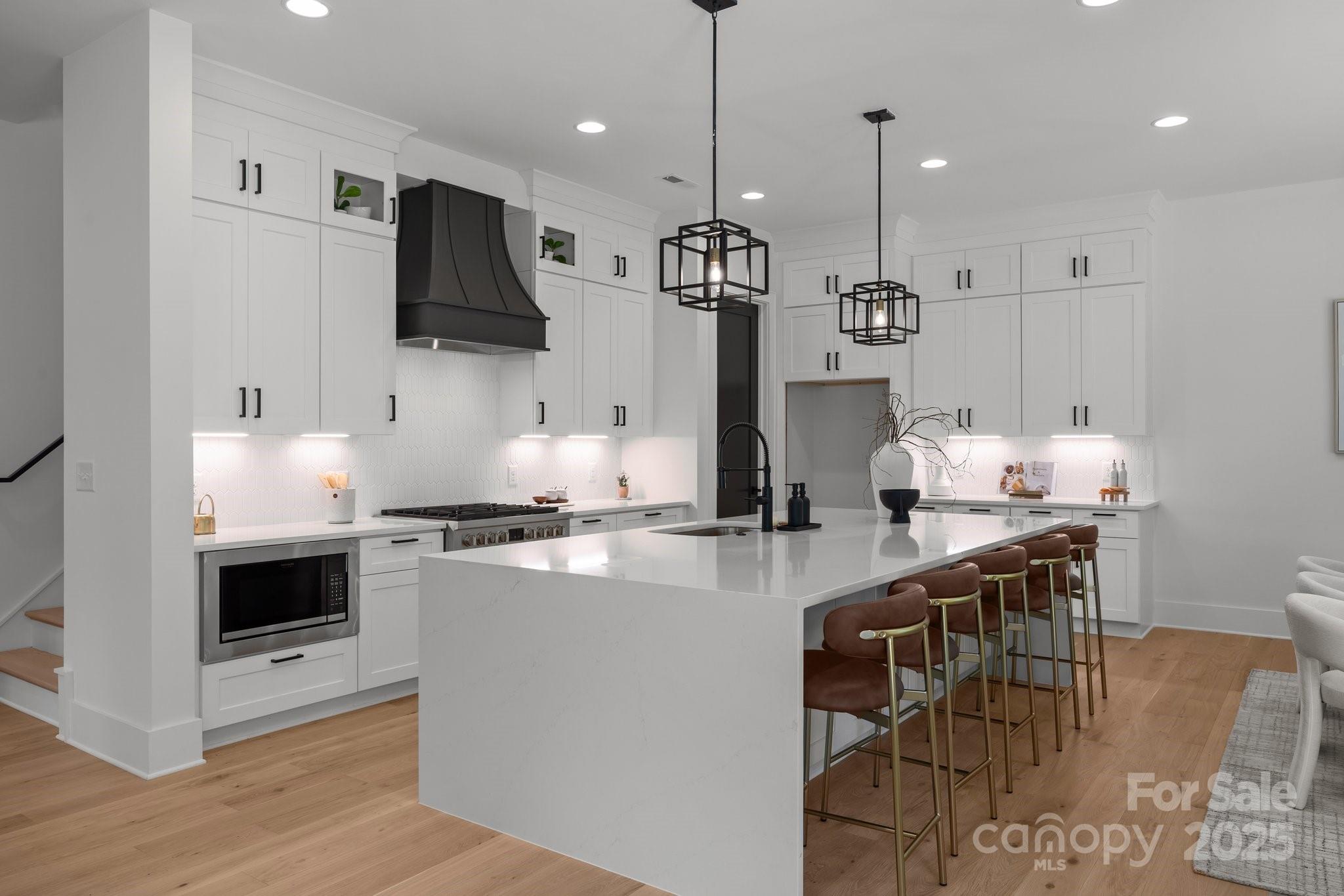 3953 Plainview Road Property Photo 32