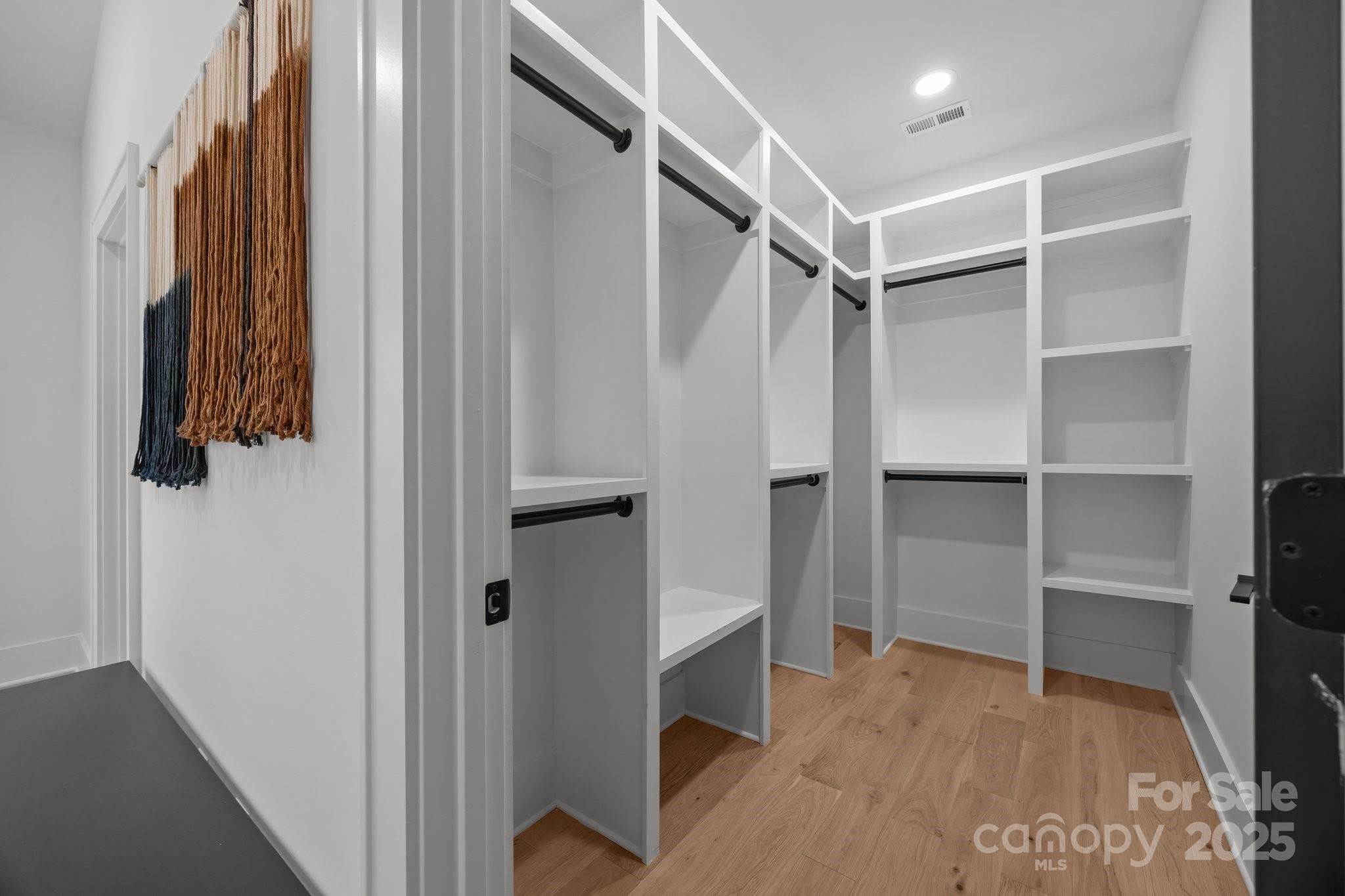 3953 Plainview Road Property Photo 42