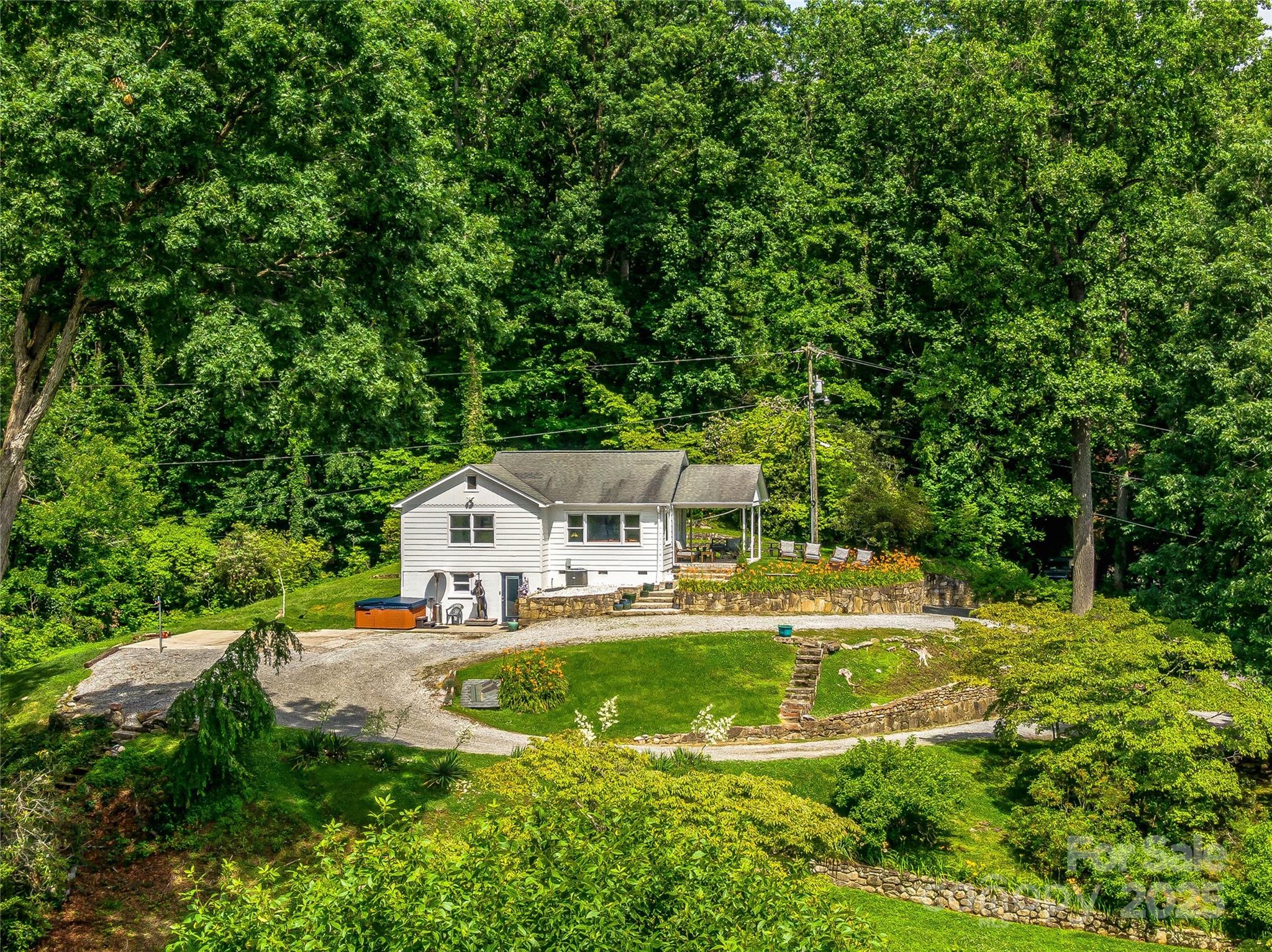 170 Twin Springs Road Property Photo 3