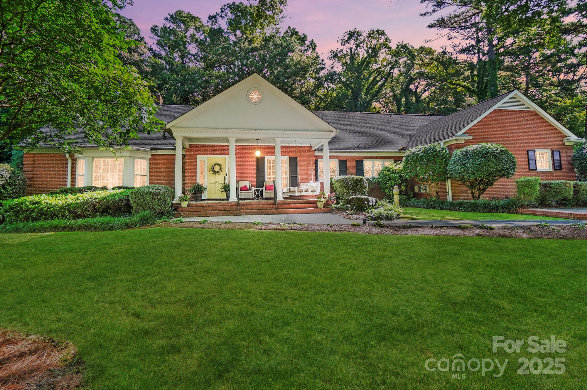 307 Dogwood Drive Property Photo 1