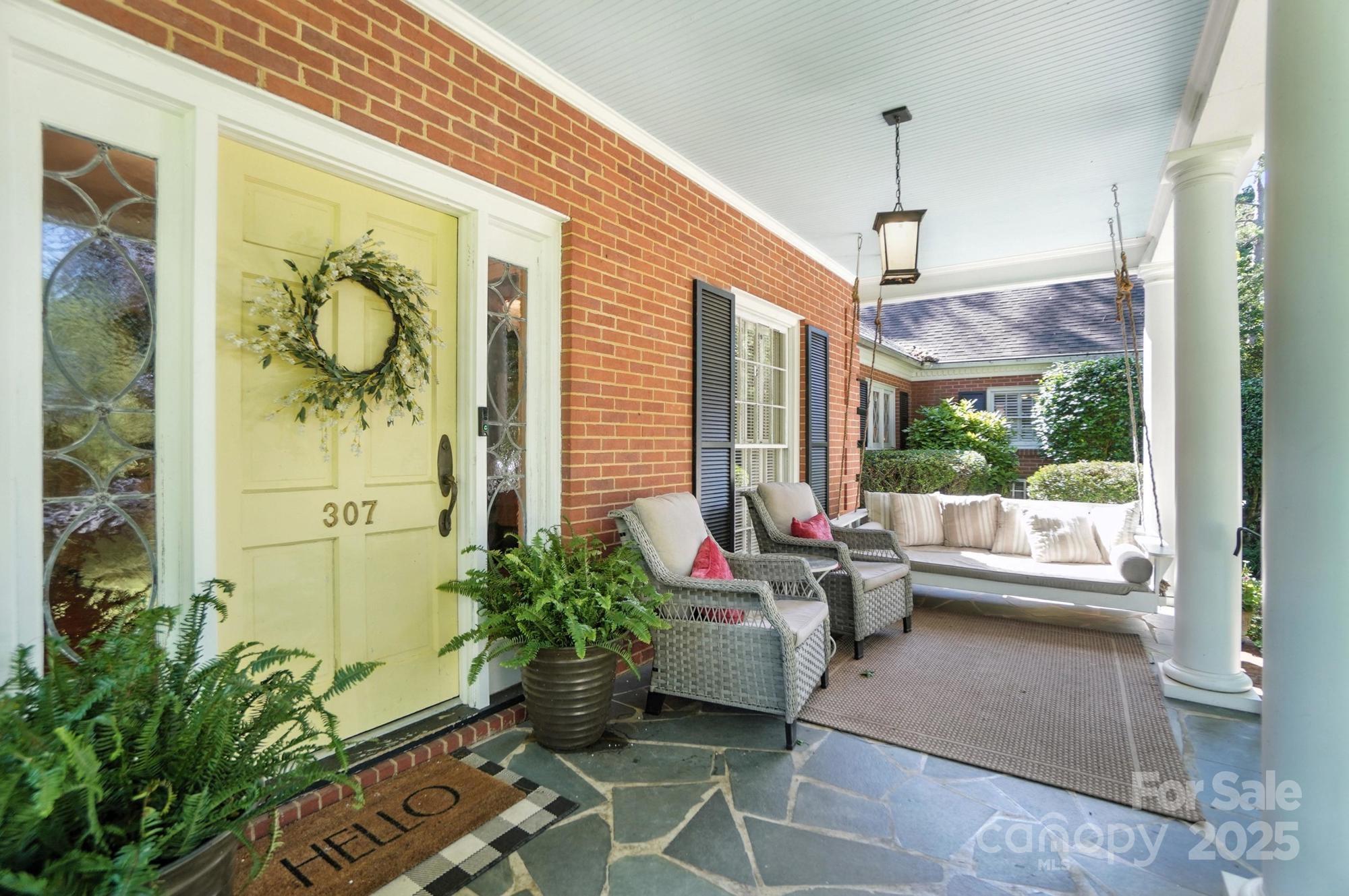 307 Dogwood Drive Property Photo 2