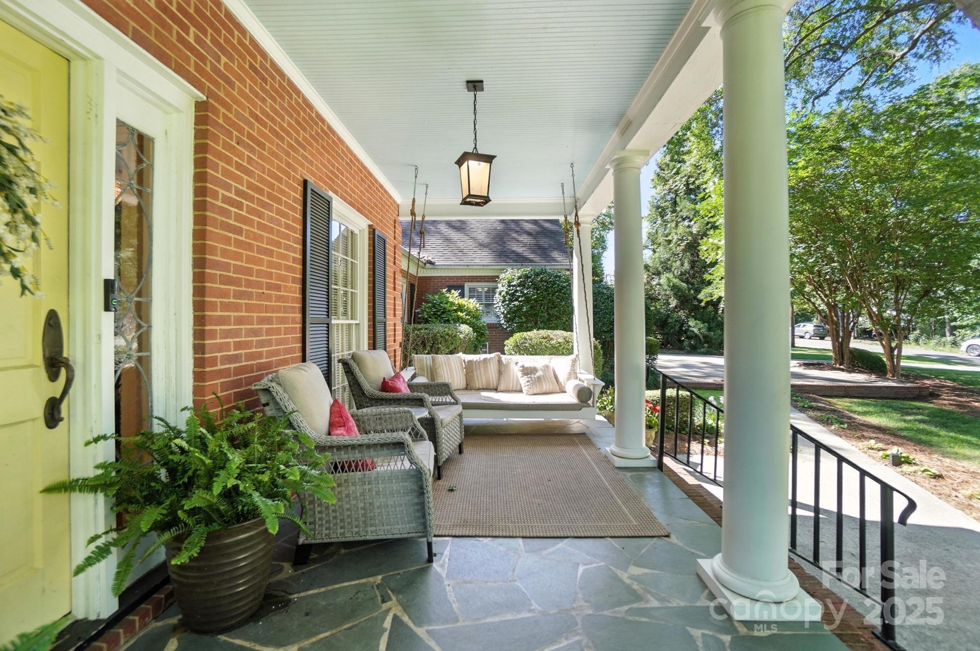 307 Dogwood Drive Property Photo 3