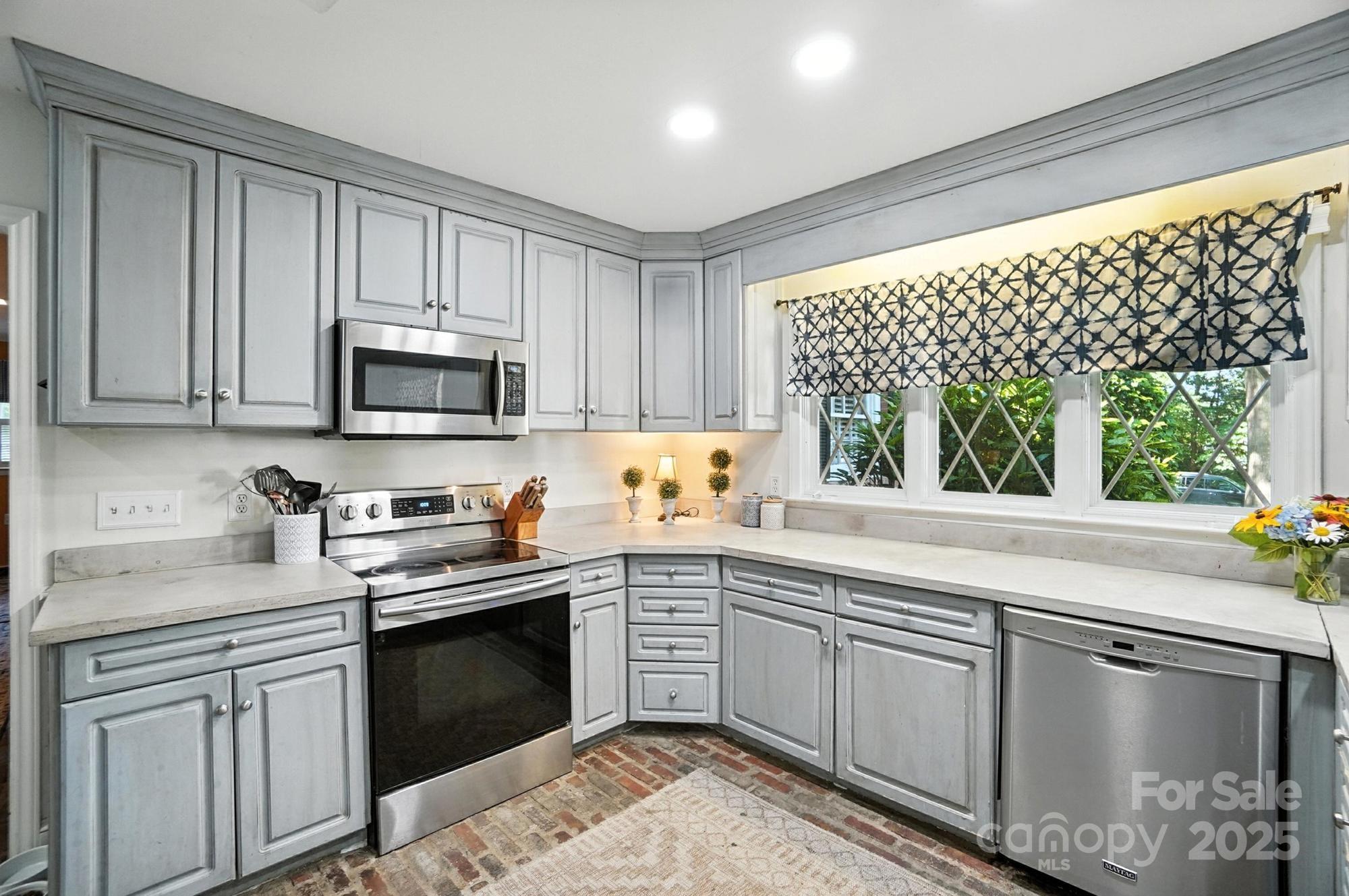 307 Dogwood Drive Property Photo 18