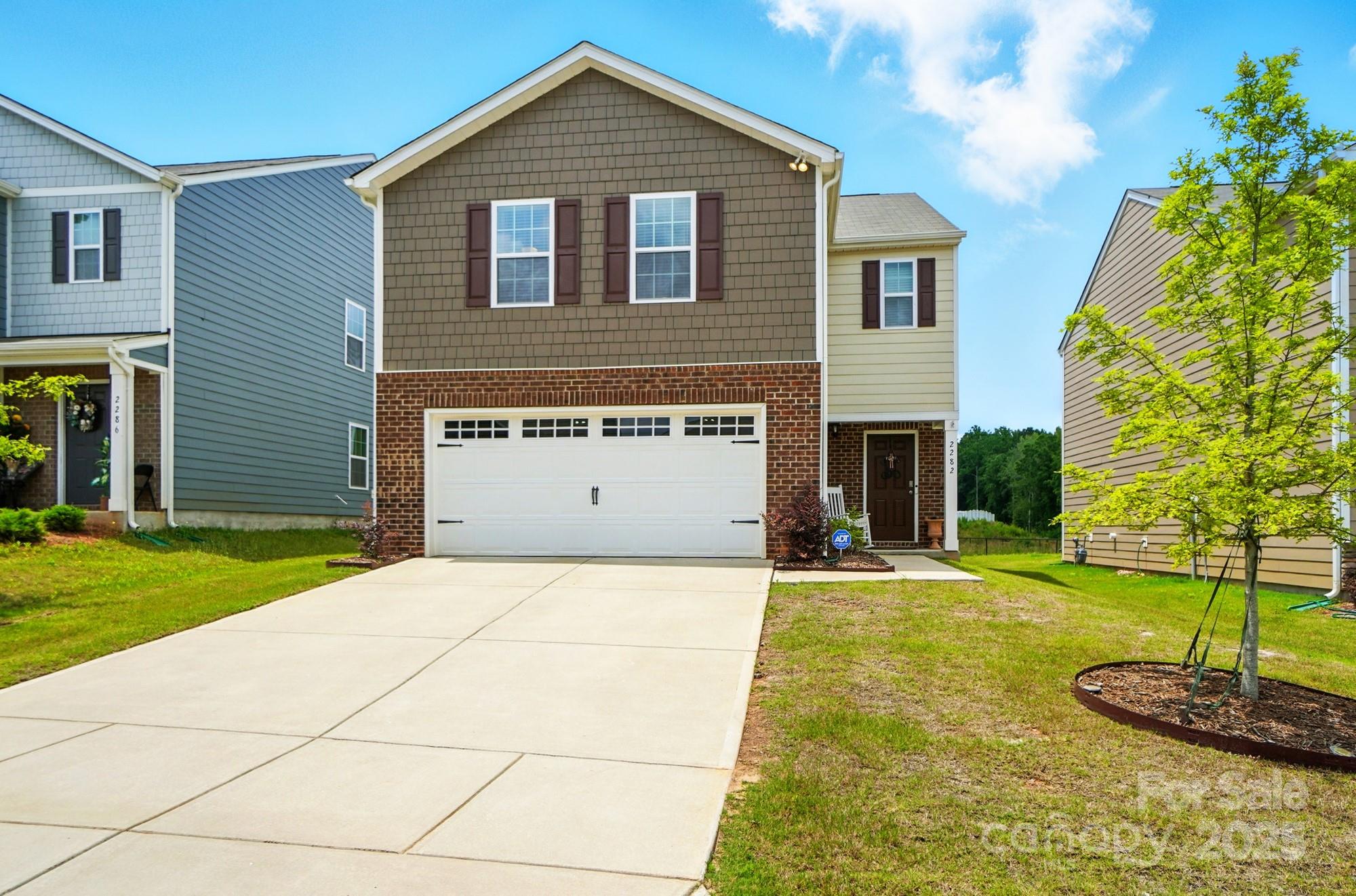 2282 Redstone Drive Property Photo 1