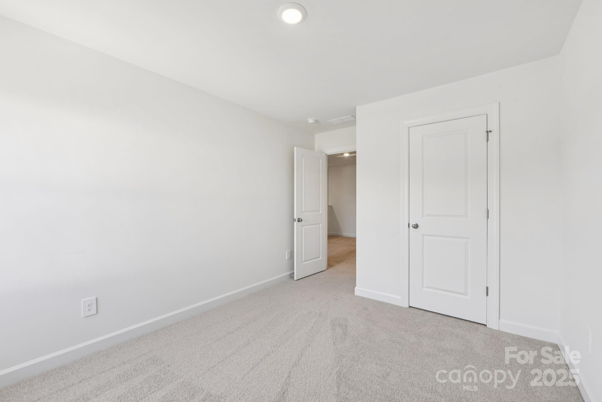 214 Tiger Lily Drive Property Photo 11
