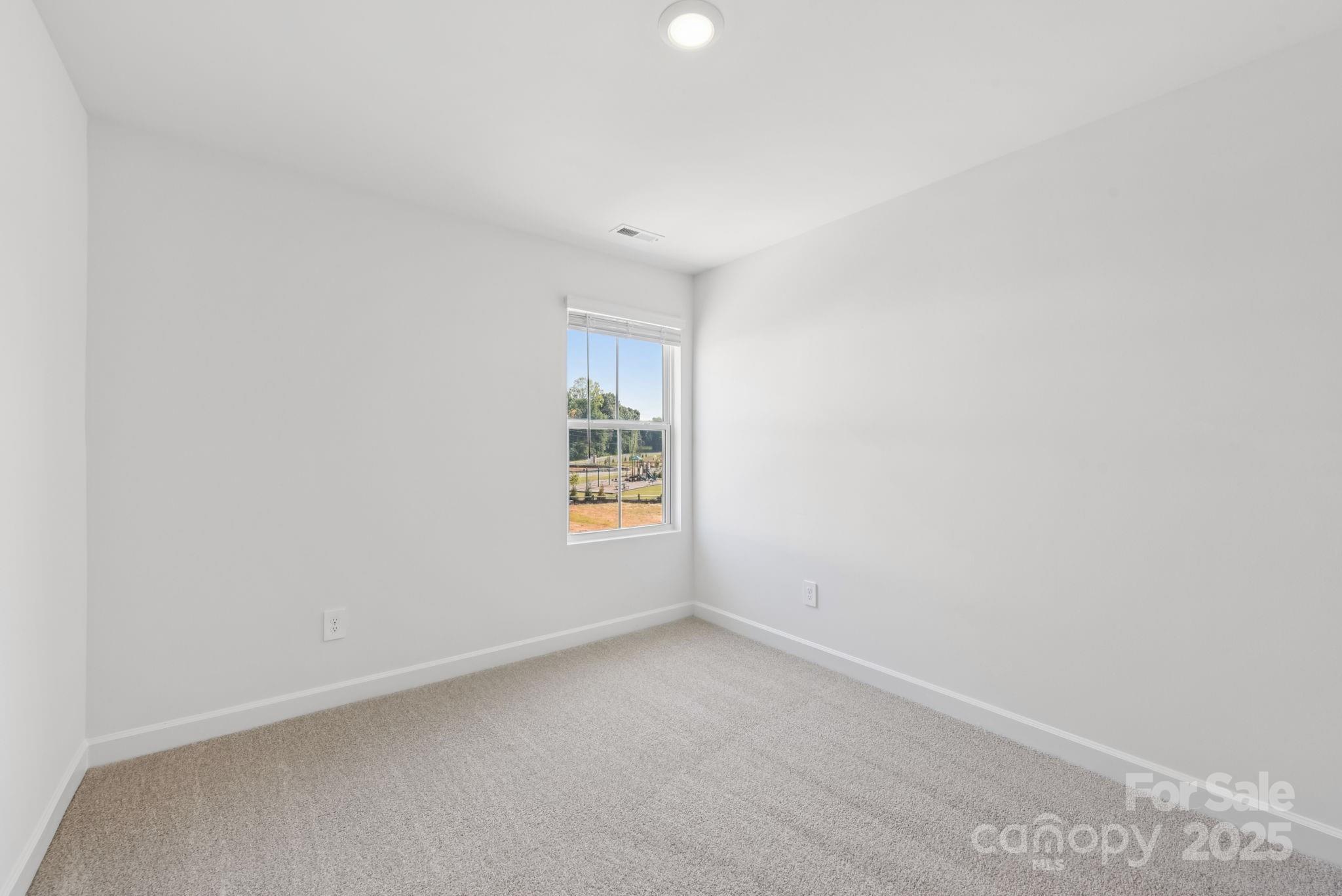 214 Tiger Lily Drive Property Photo 12