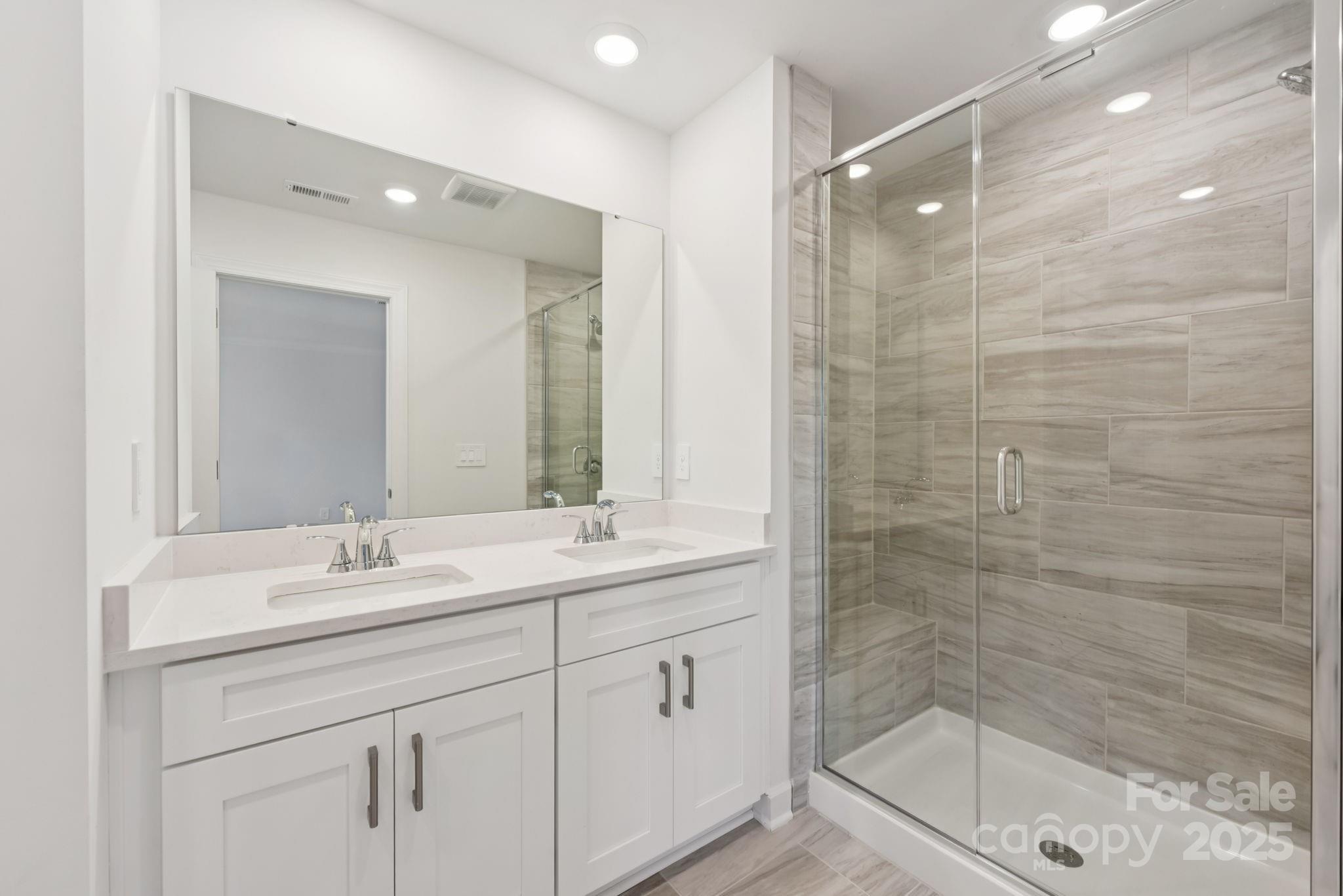 214 Tiger Lily Drive Property Photo 16