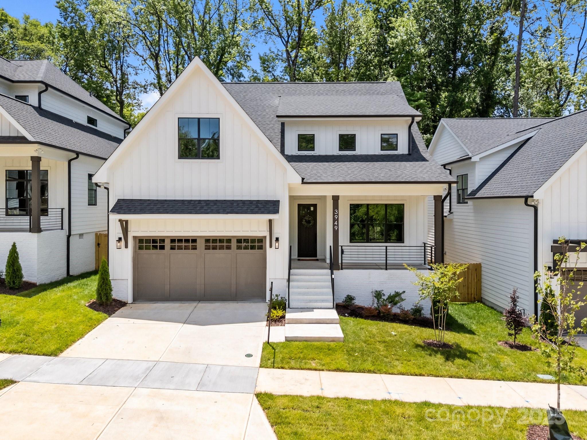 3949 Plainview Road Property Photo 1