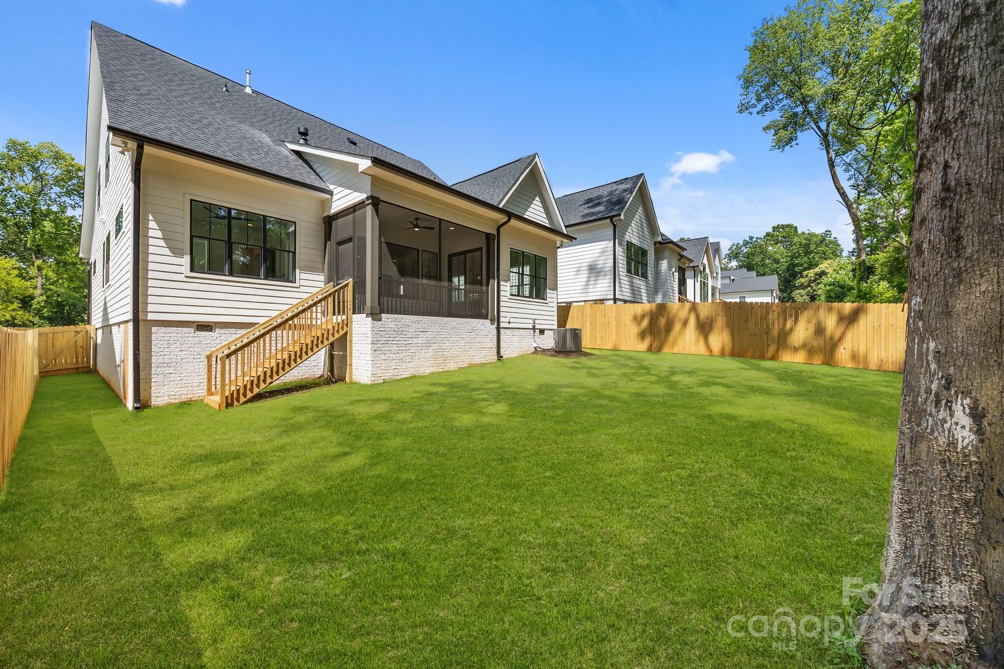 3949 Plainview Road Property Photo 4