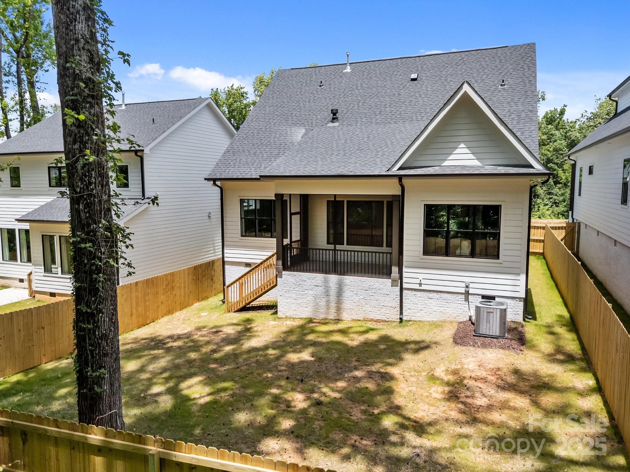 3949 Plainview Road Property Photo 6