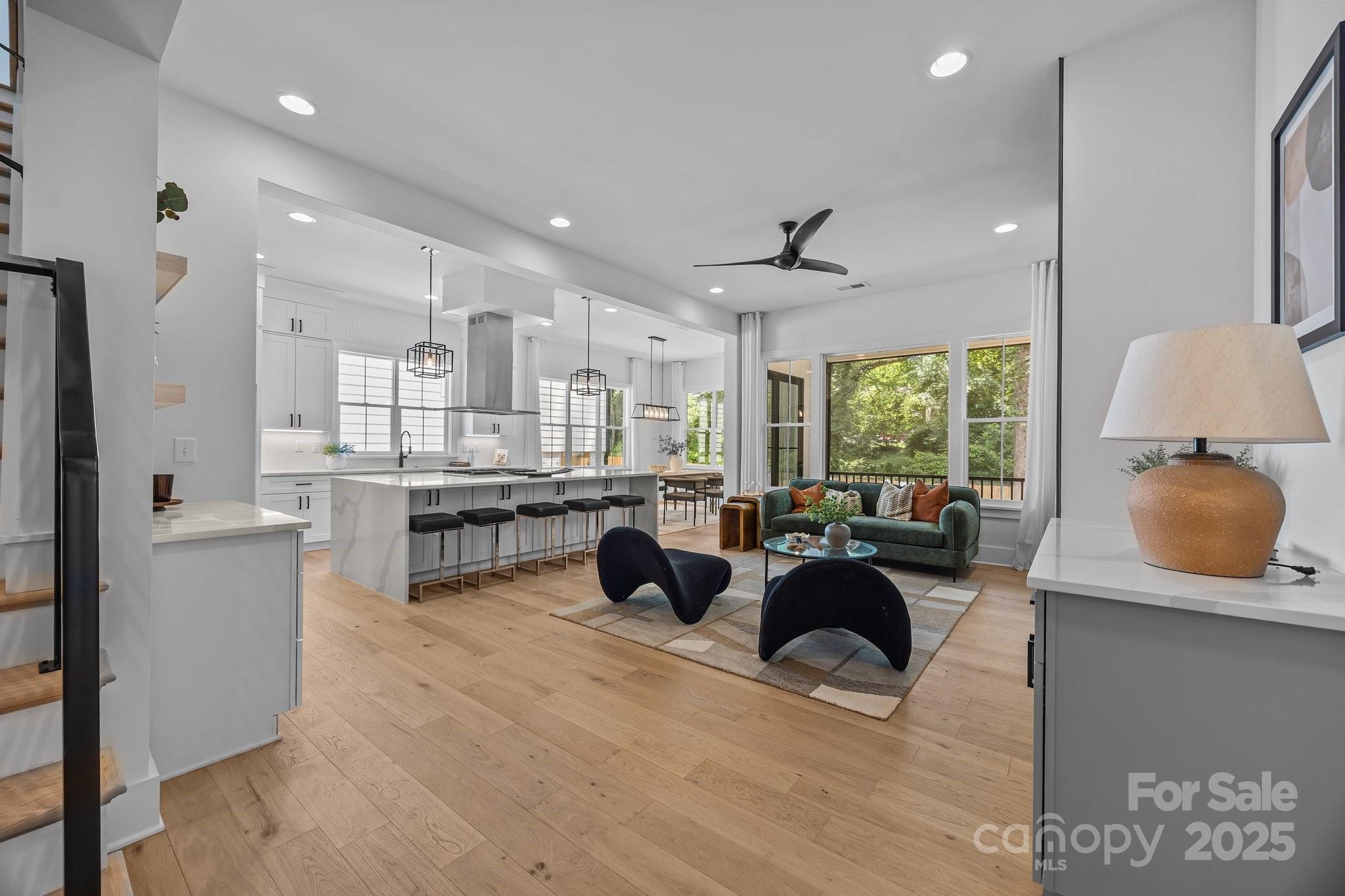 3949 Plainview Road Property Photo 8