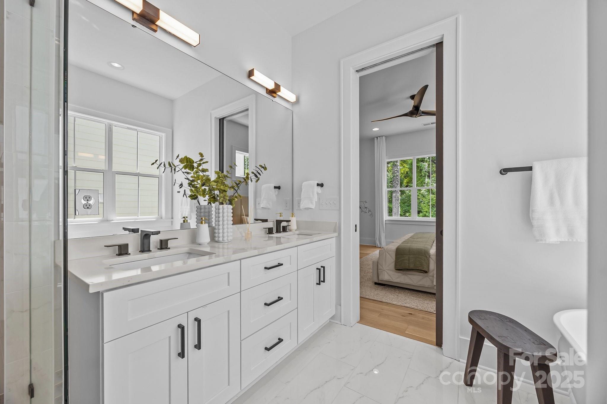 3949 Plainview Road Property Photo 24