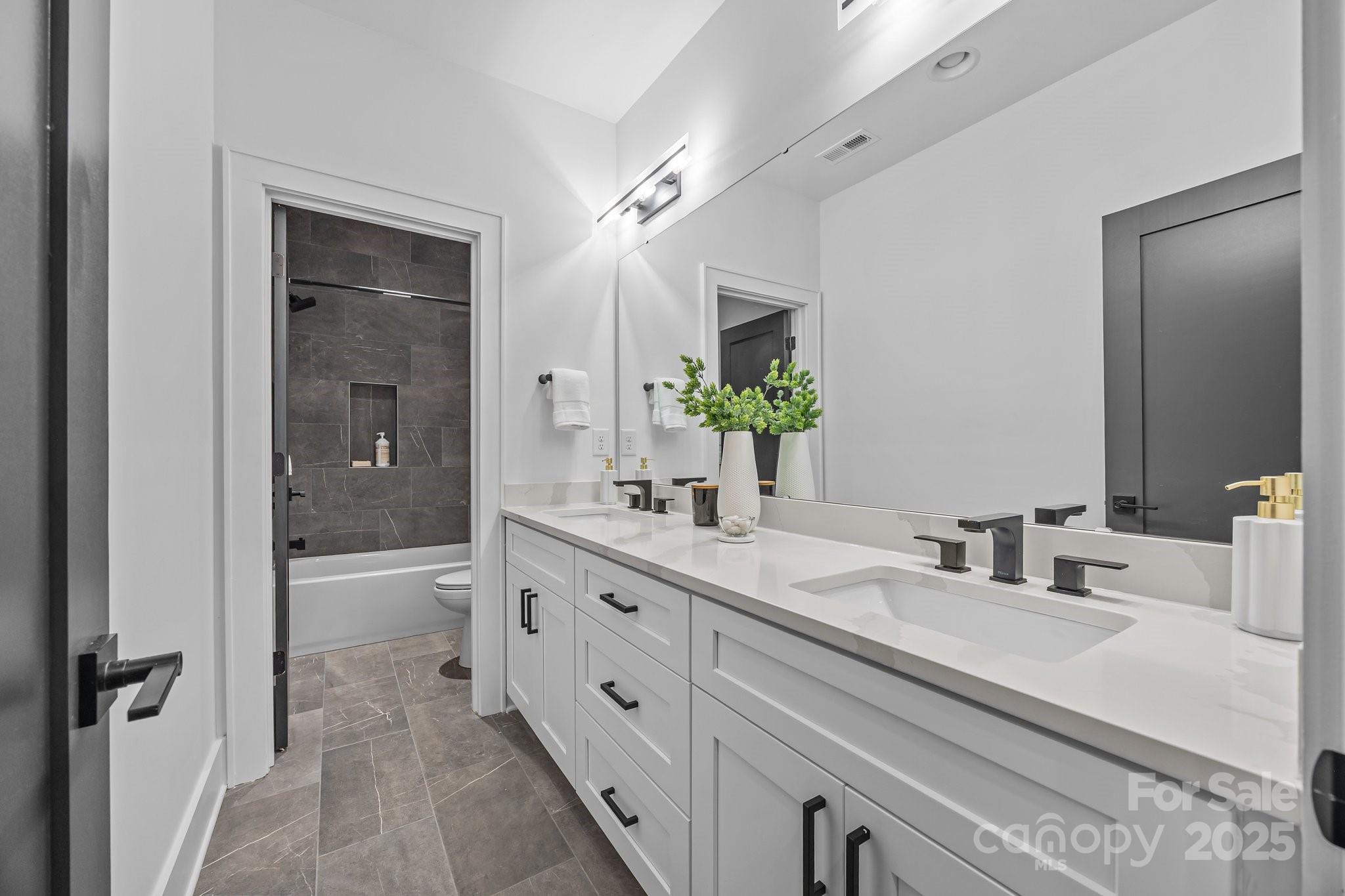 3949 Plainview Road Property Photo 41