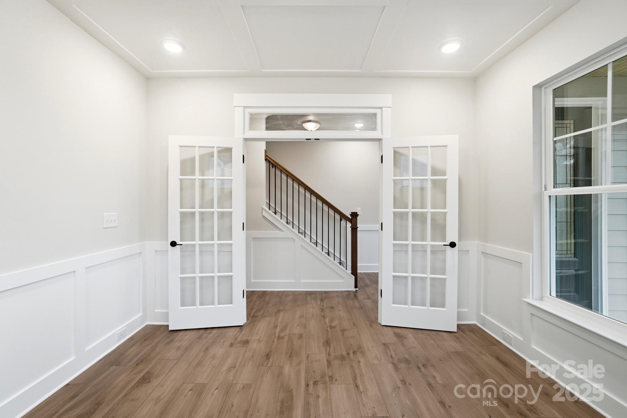 111 Longwood Road 59 Property Photo 8