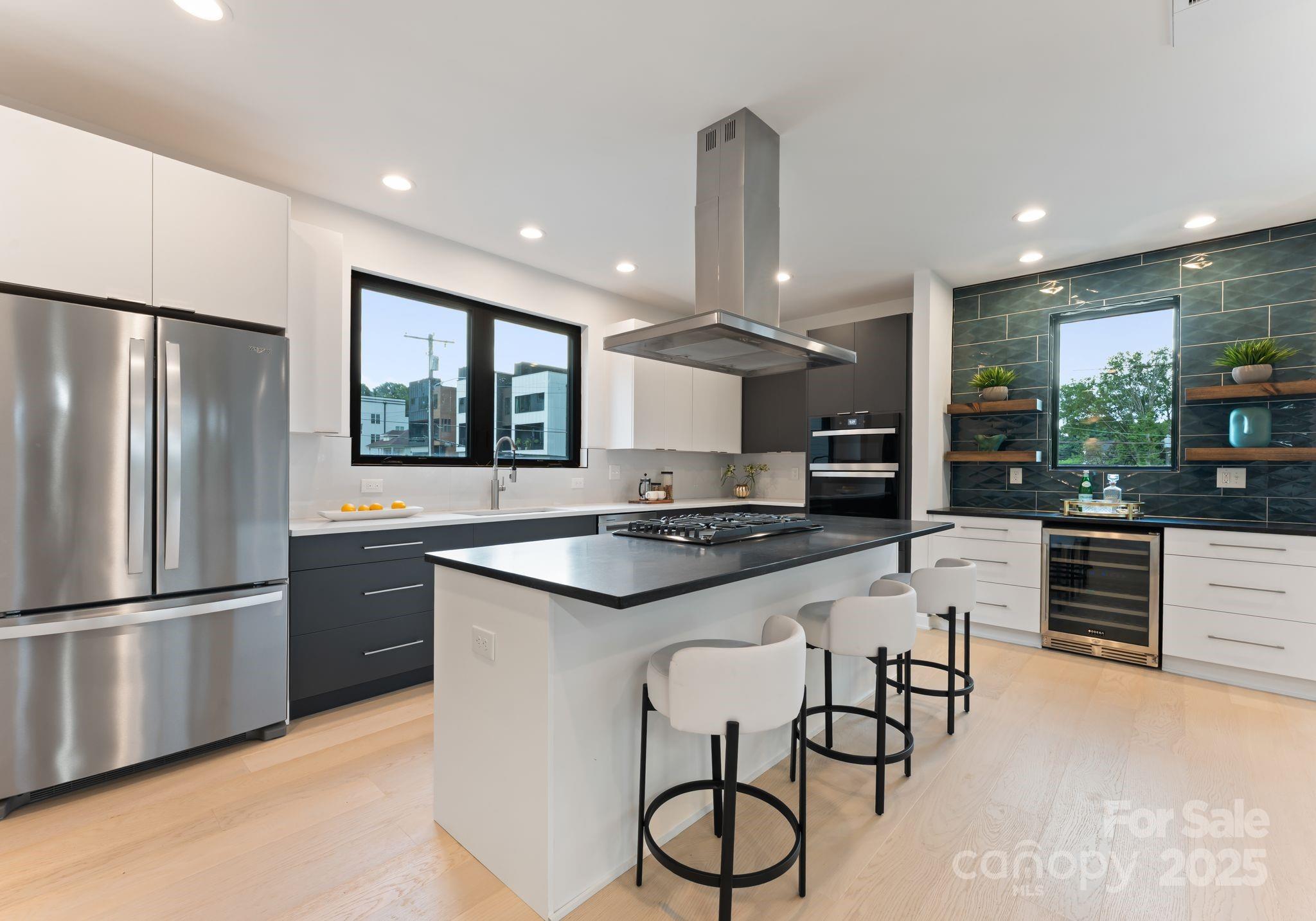 412 State Street Property Photo 5