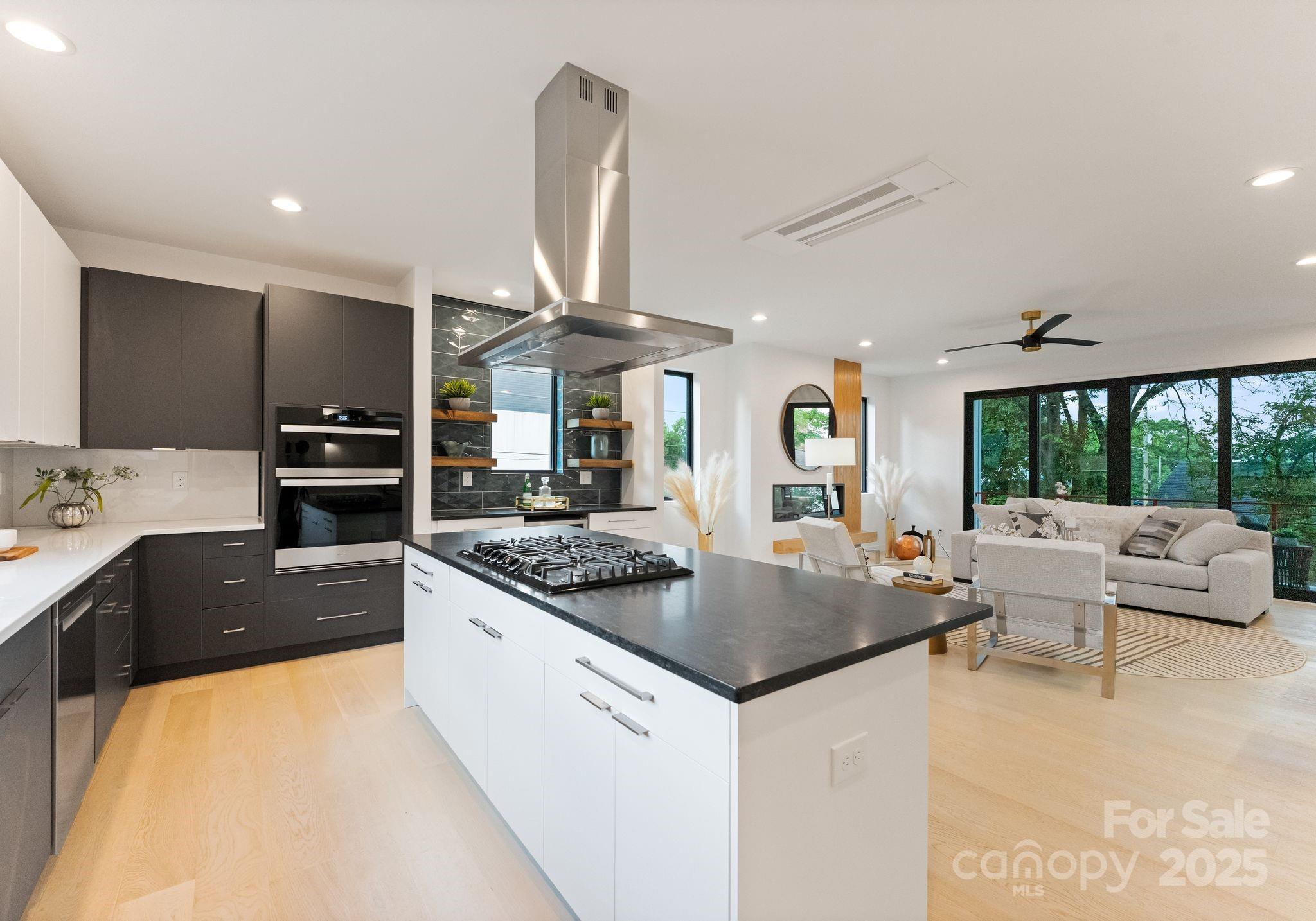 412 State Street Property Photo 7