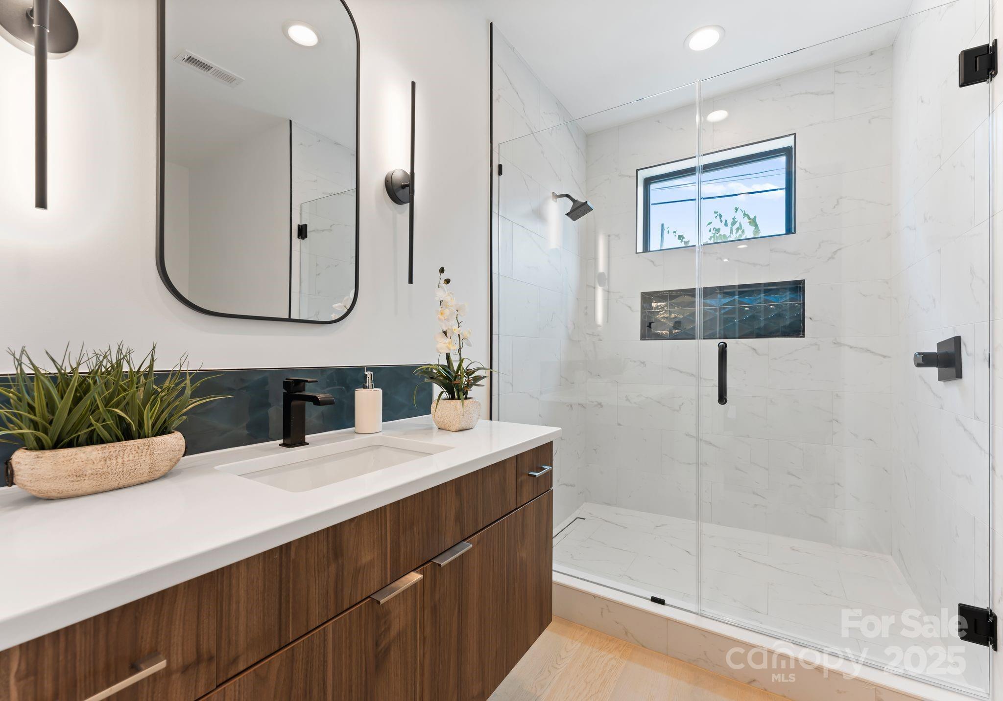 412 State Street Property Photo 13