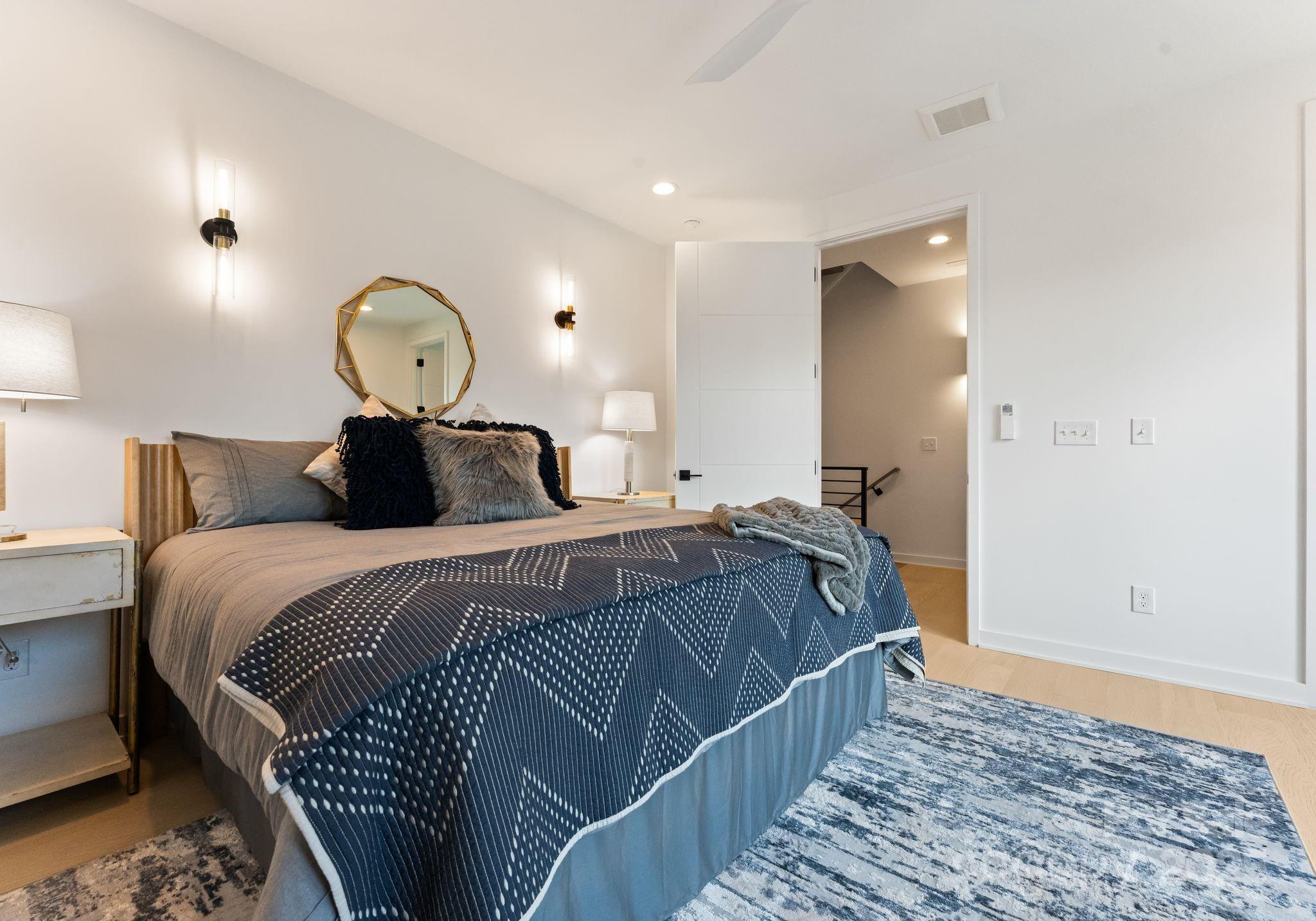 412 State Street Property Photo 18