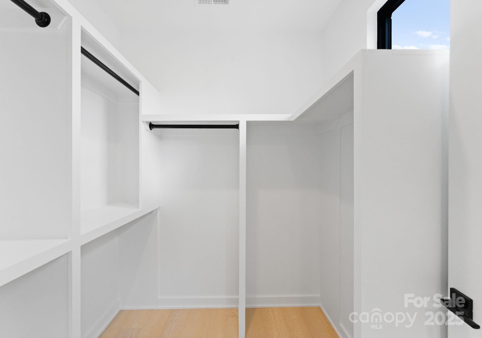 412 State Street Property Photo 19