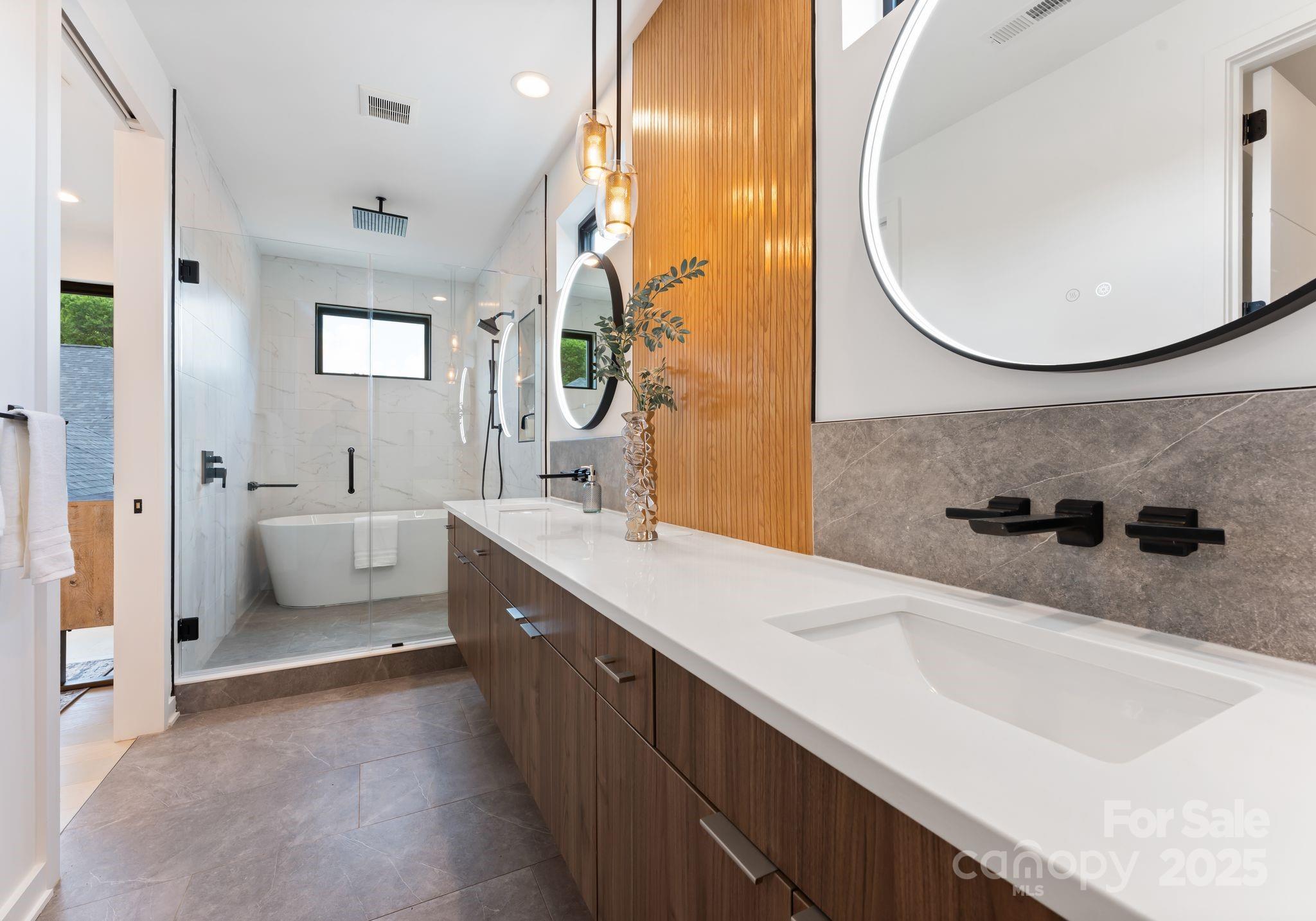 412 State Street Property Photo 21