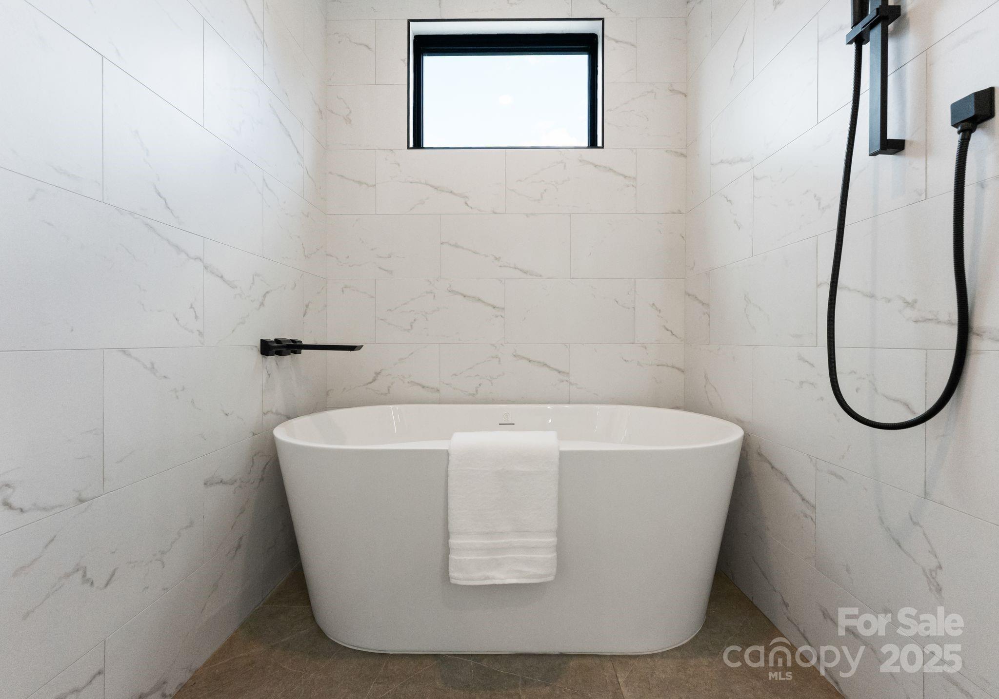 412 State Street Property Photo 23