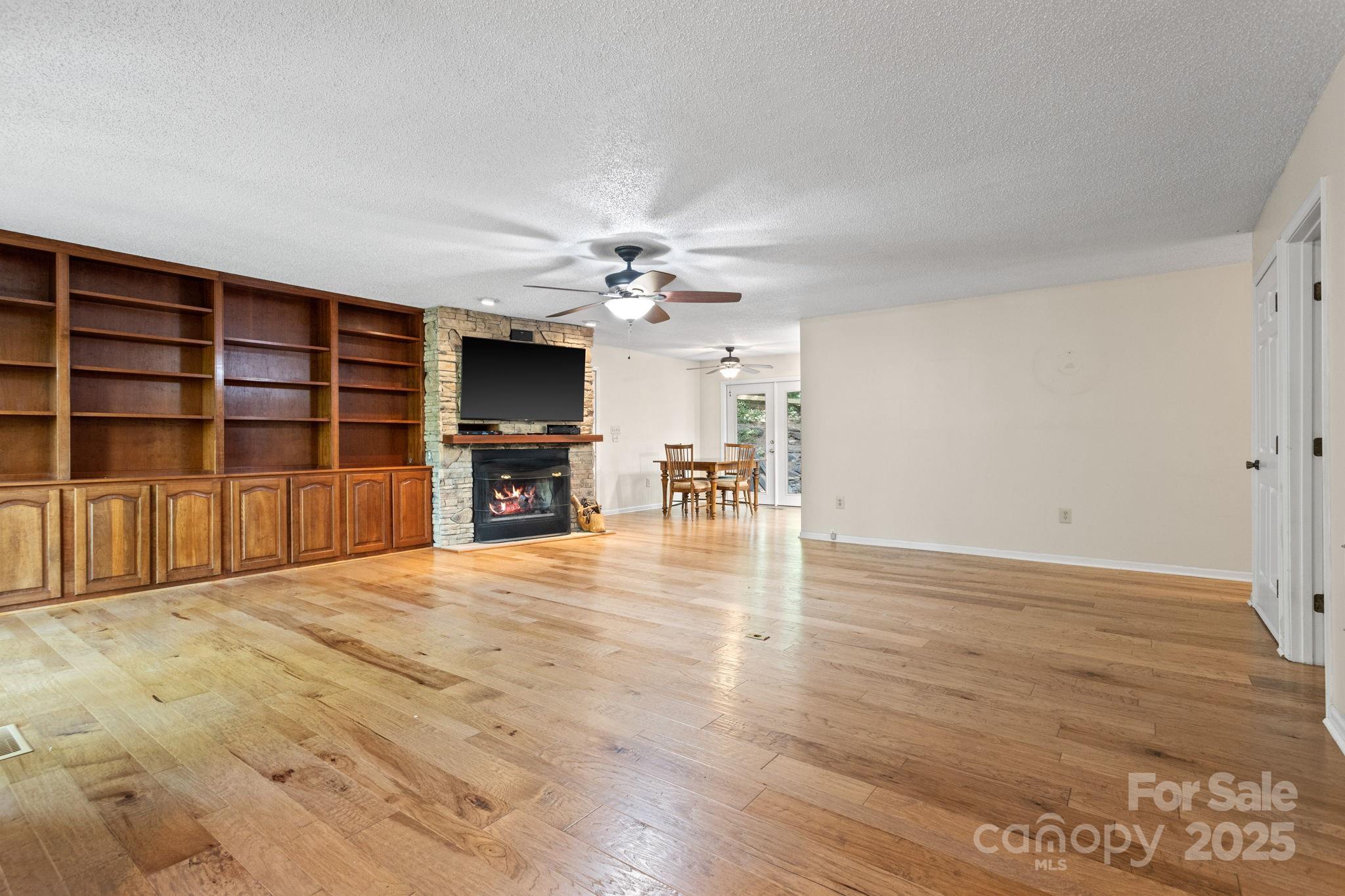 56 Cardinal Circle Property Photo 6