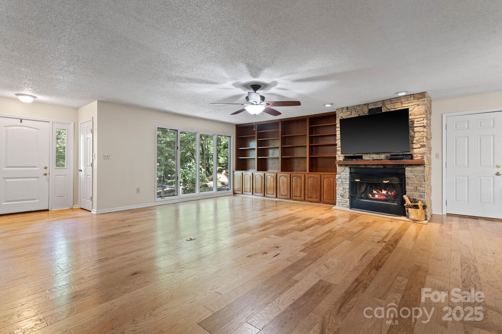 56 Cardinal Circle Property Photo 7