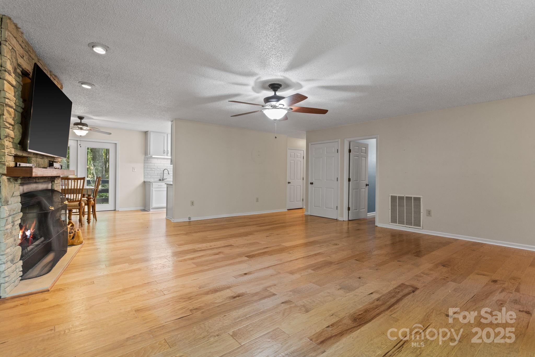 56 Cardinal Circle Property Photo 8