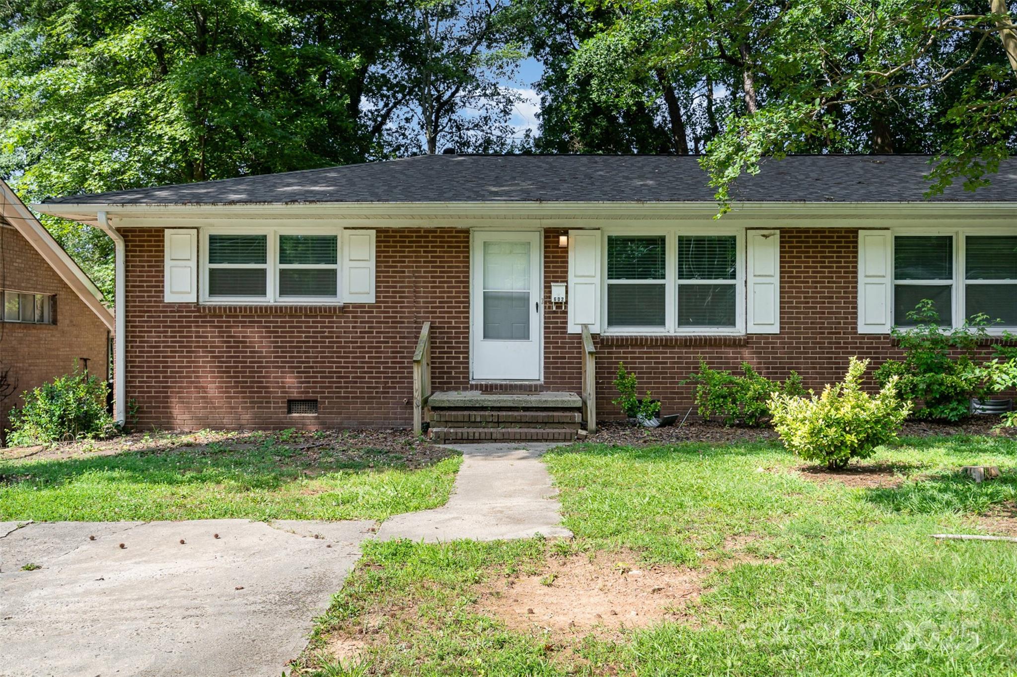 602 Camrose Drive Property Photo 1