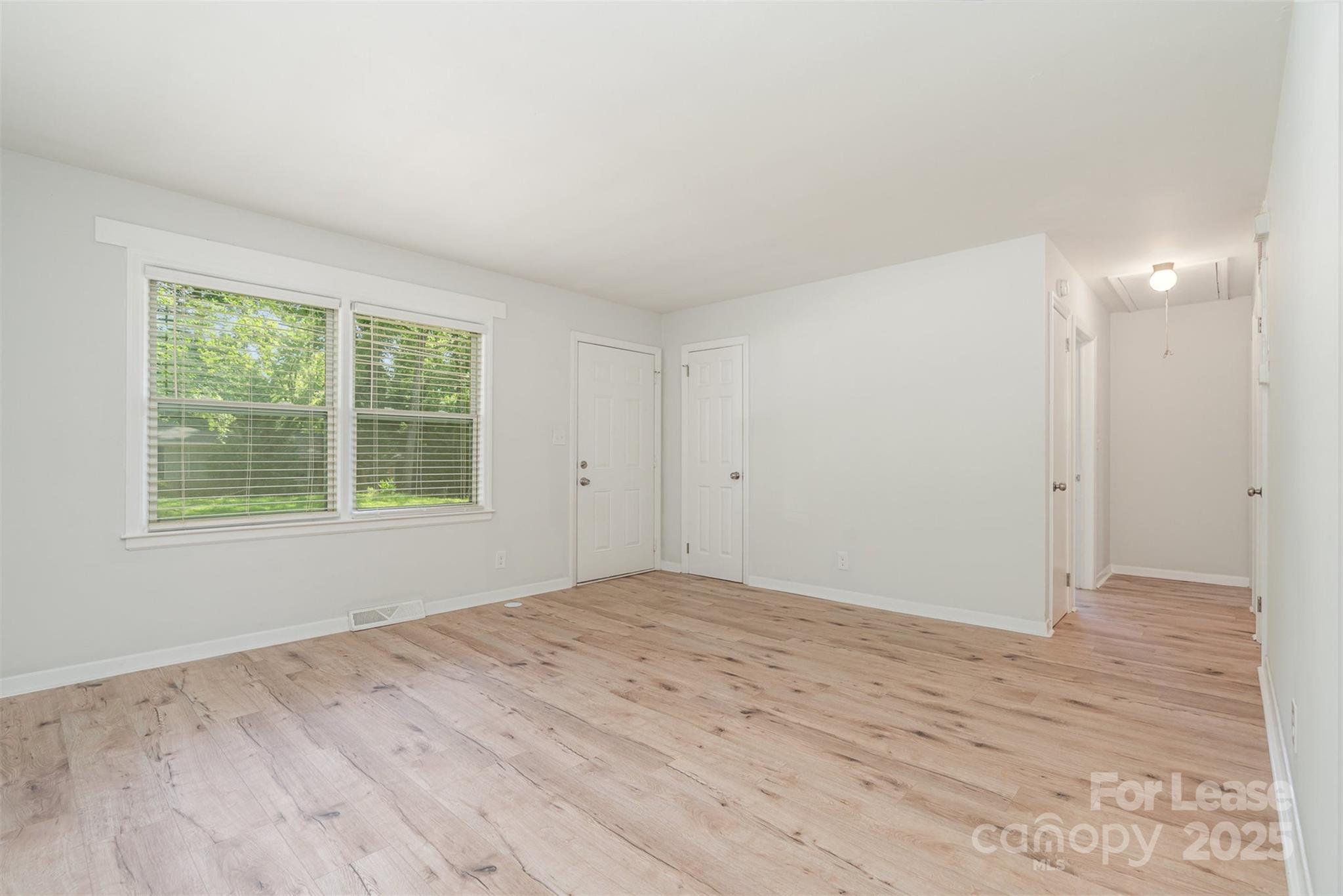 602 Camrose Drive Property Photo 3