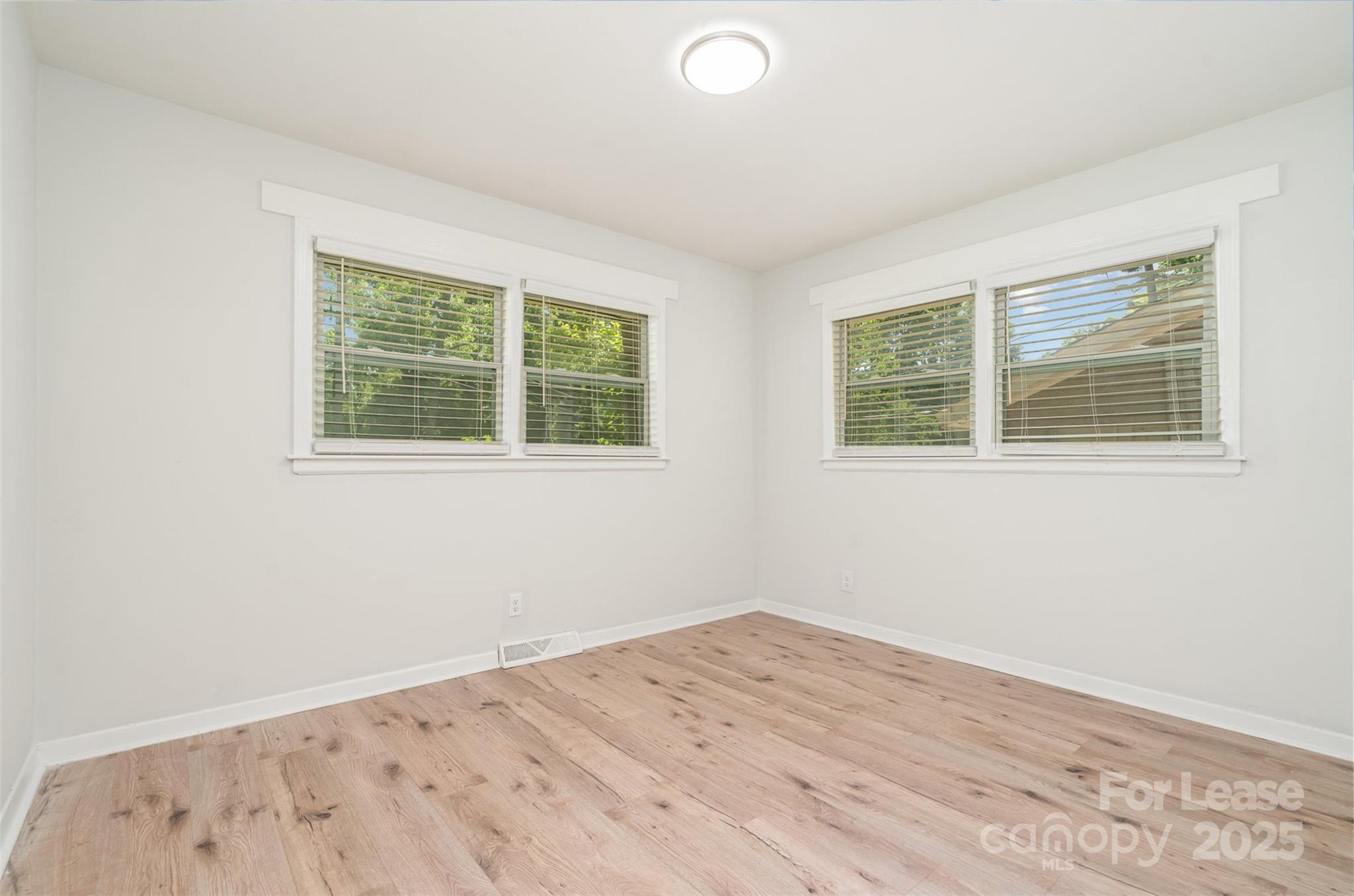 602 Camrose Drive Property Photo 8