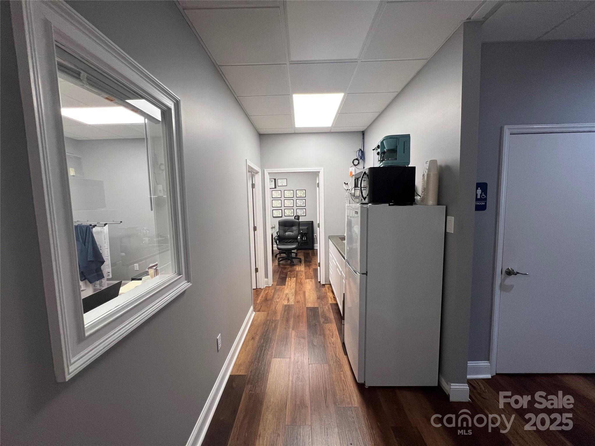 4455 Morris Park Drive E Property Photo 6