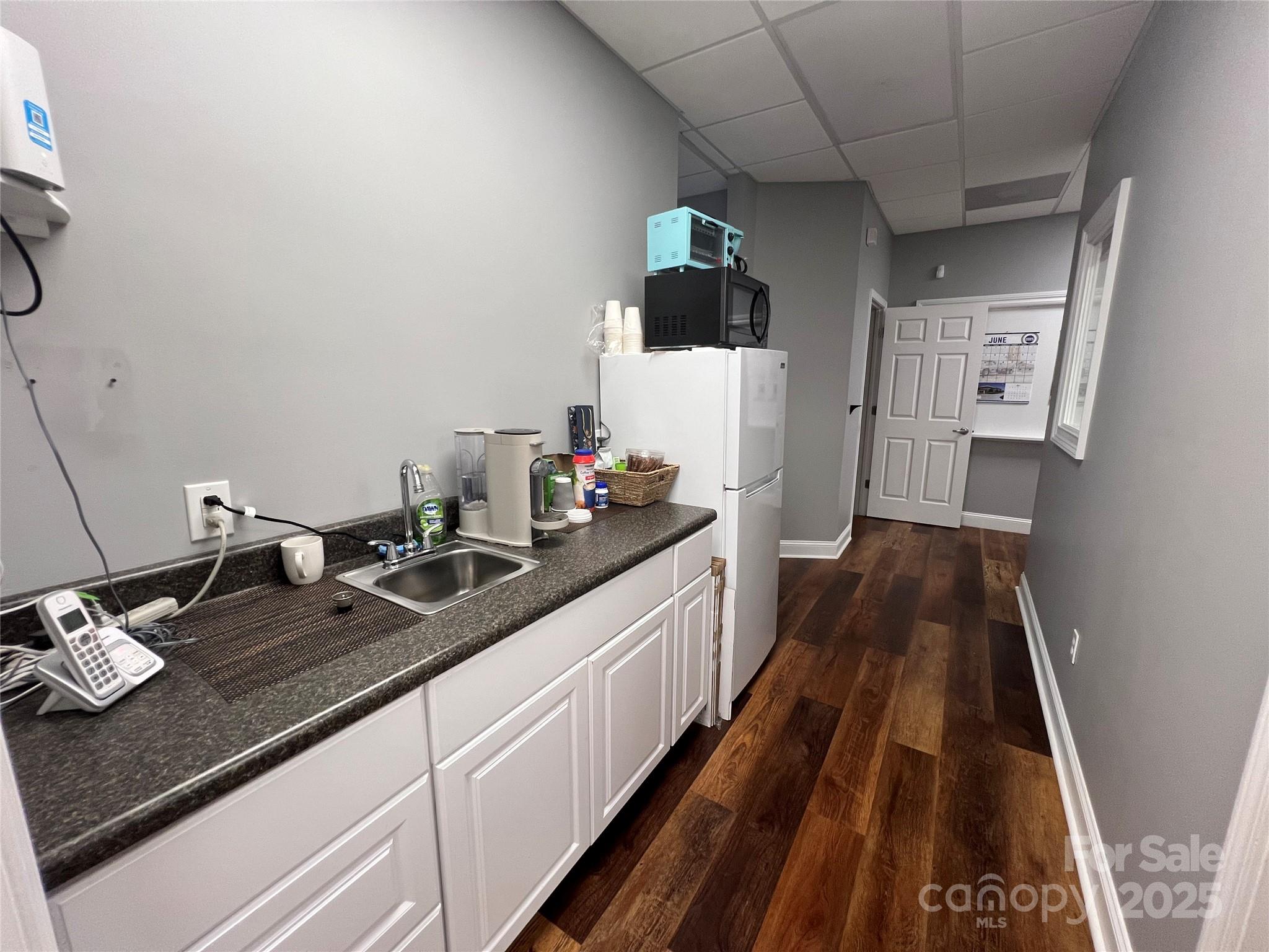 4455 Morris Park Drive E Property Photo 9