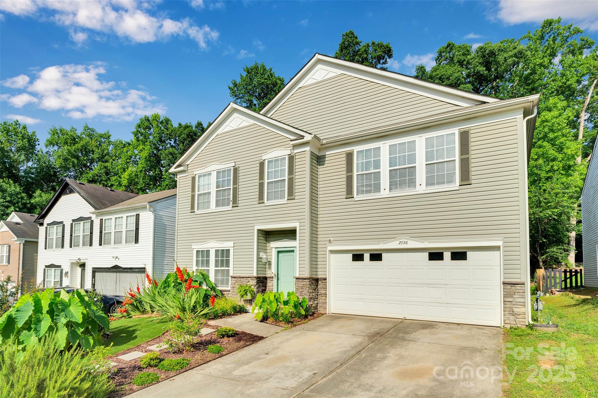 2926 Royal Fern Lane Property Photo 1