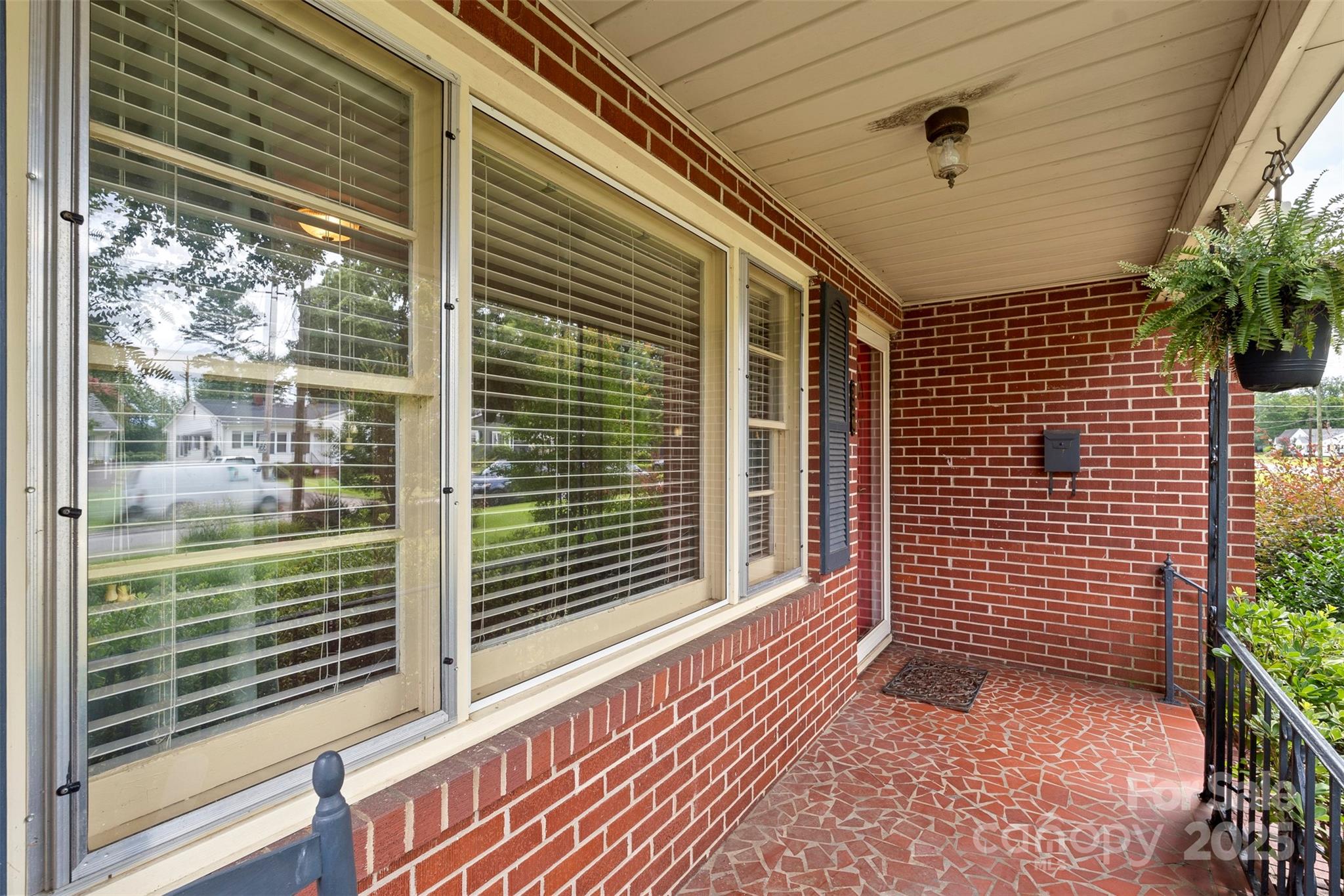 320 Ackert Avenue Property Photo 6