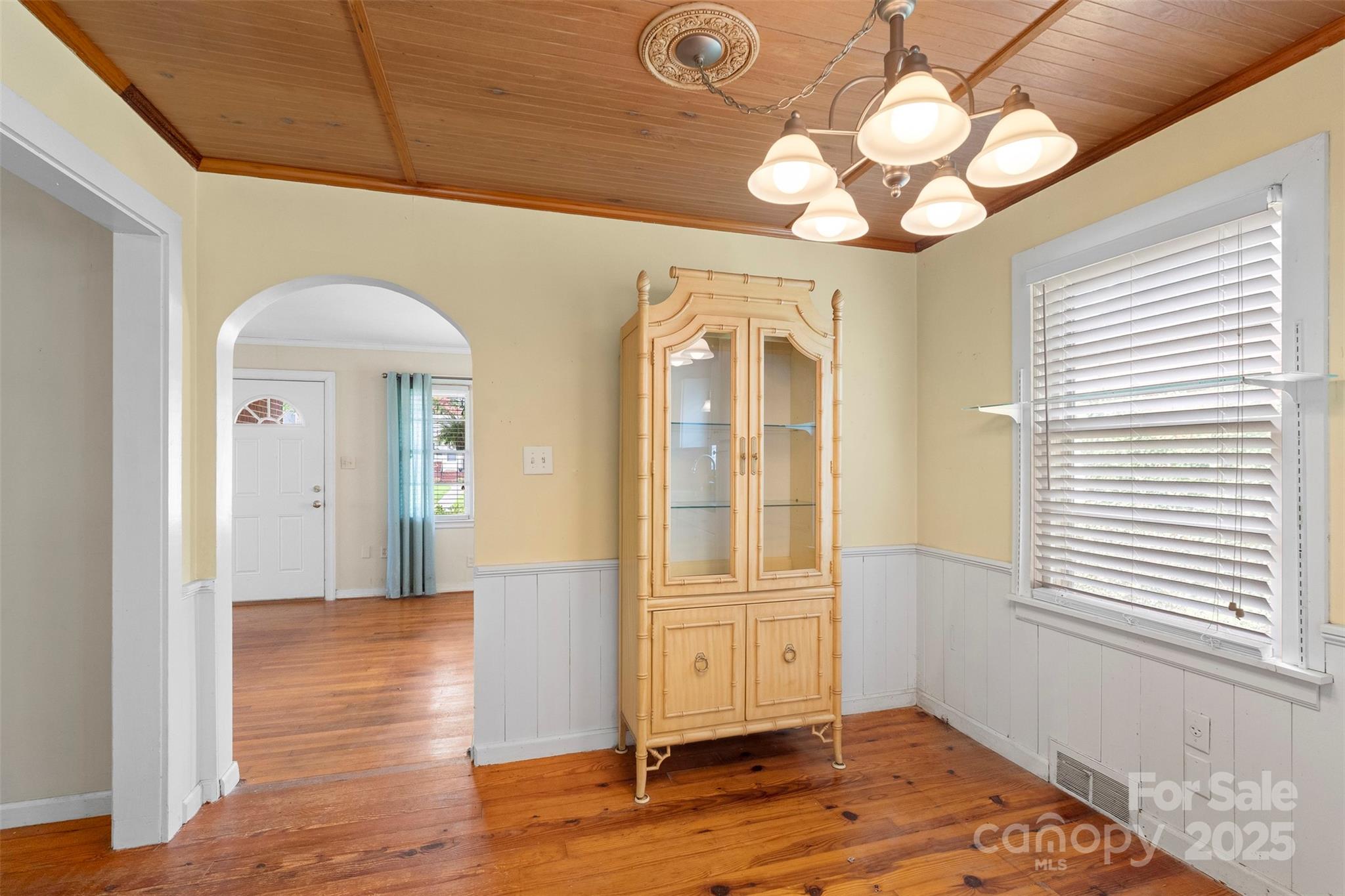 320 Ackert Avenue Property Photo 17