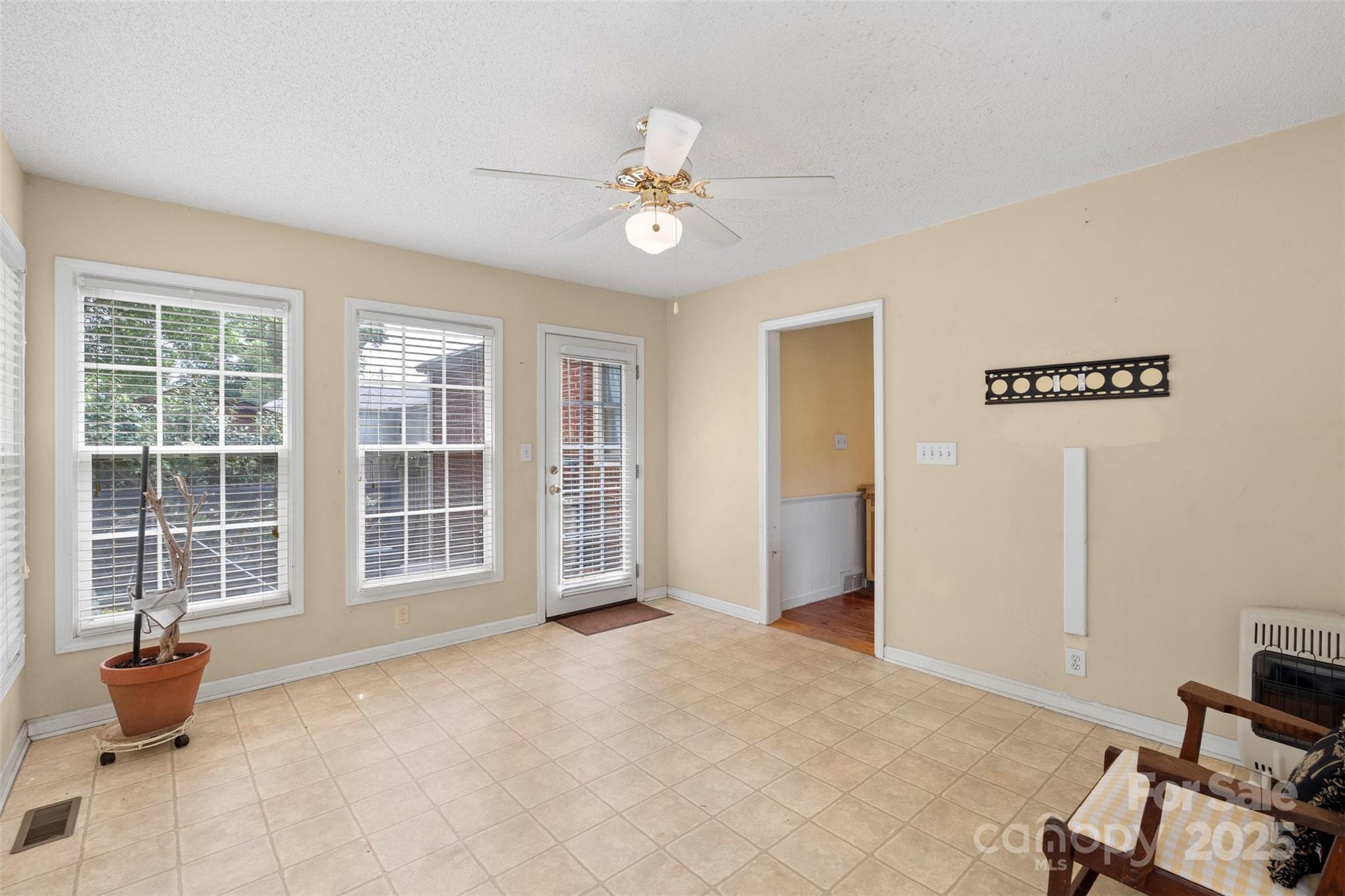 320 Ackert Avenue Property Photo 20