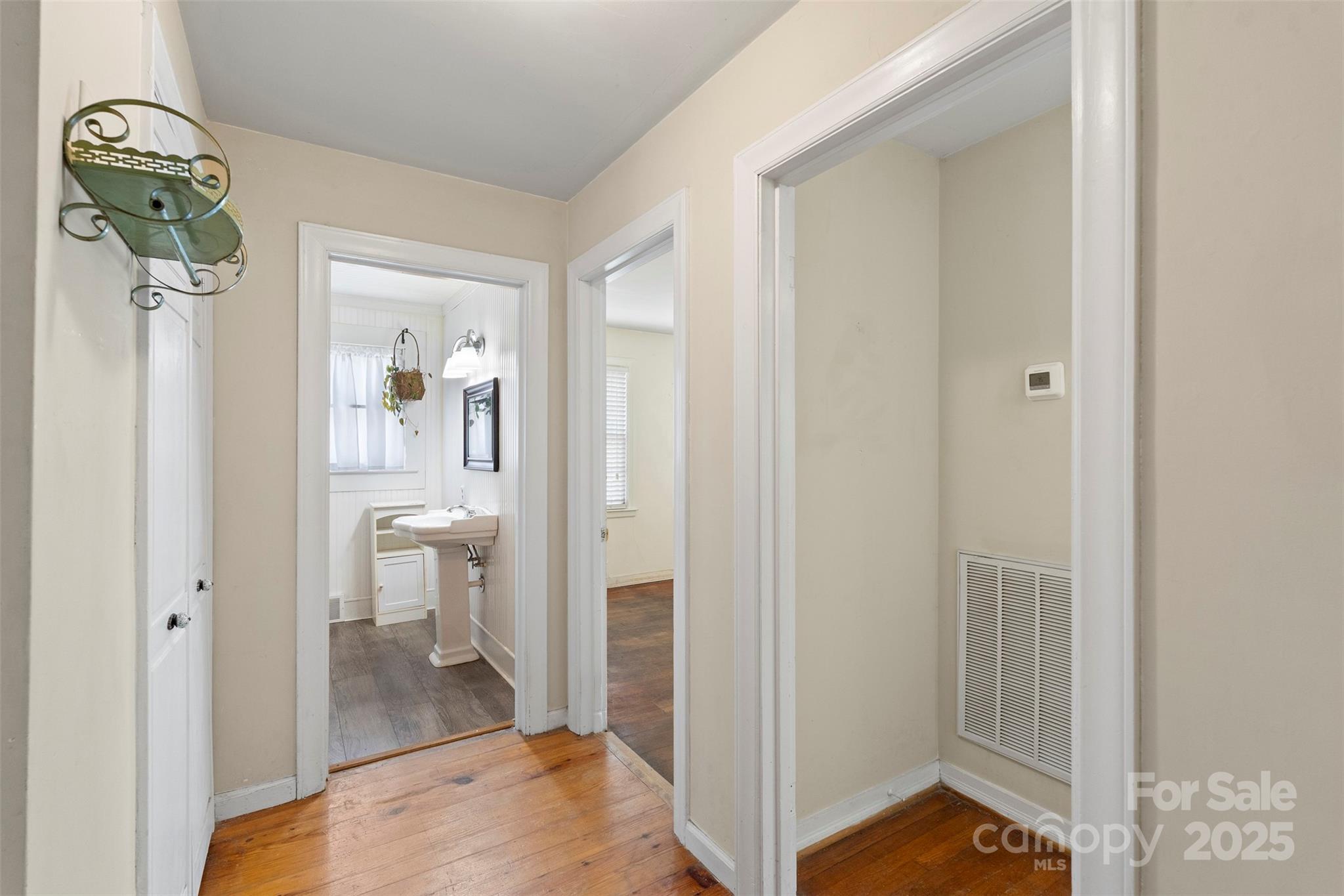 320 Ackert Avenue Property Photo 24