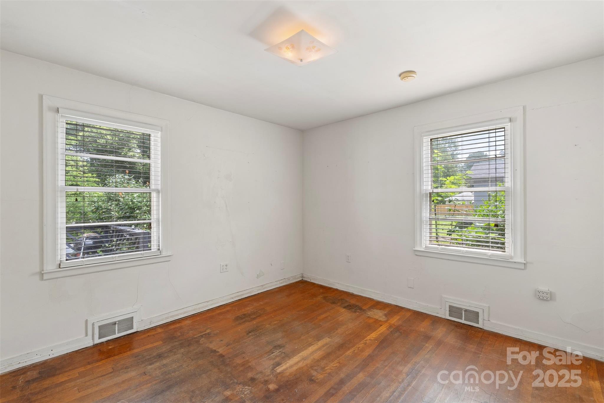 320 Ackert Avenue Property Photo 27
