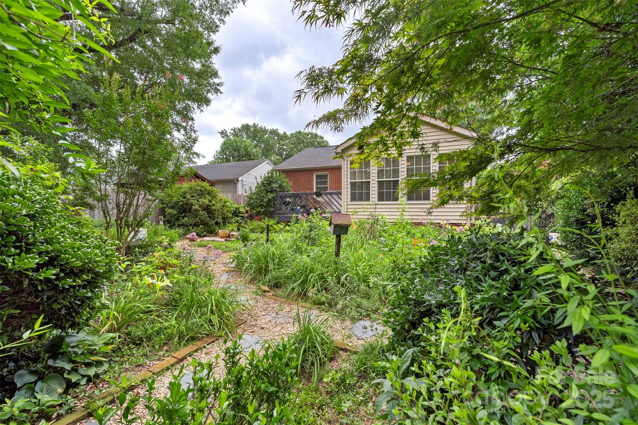 320 Ackert Avenue Property Photo 41