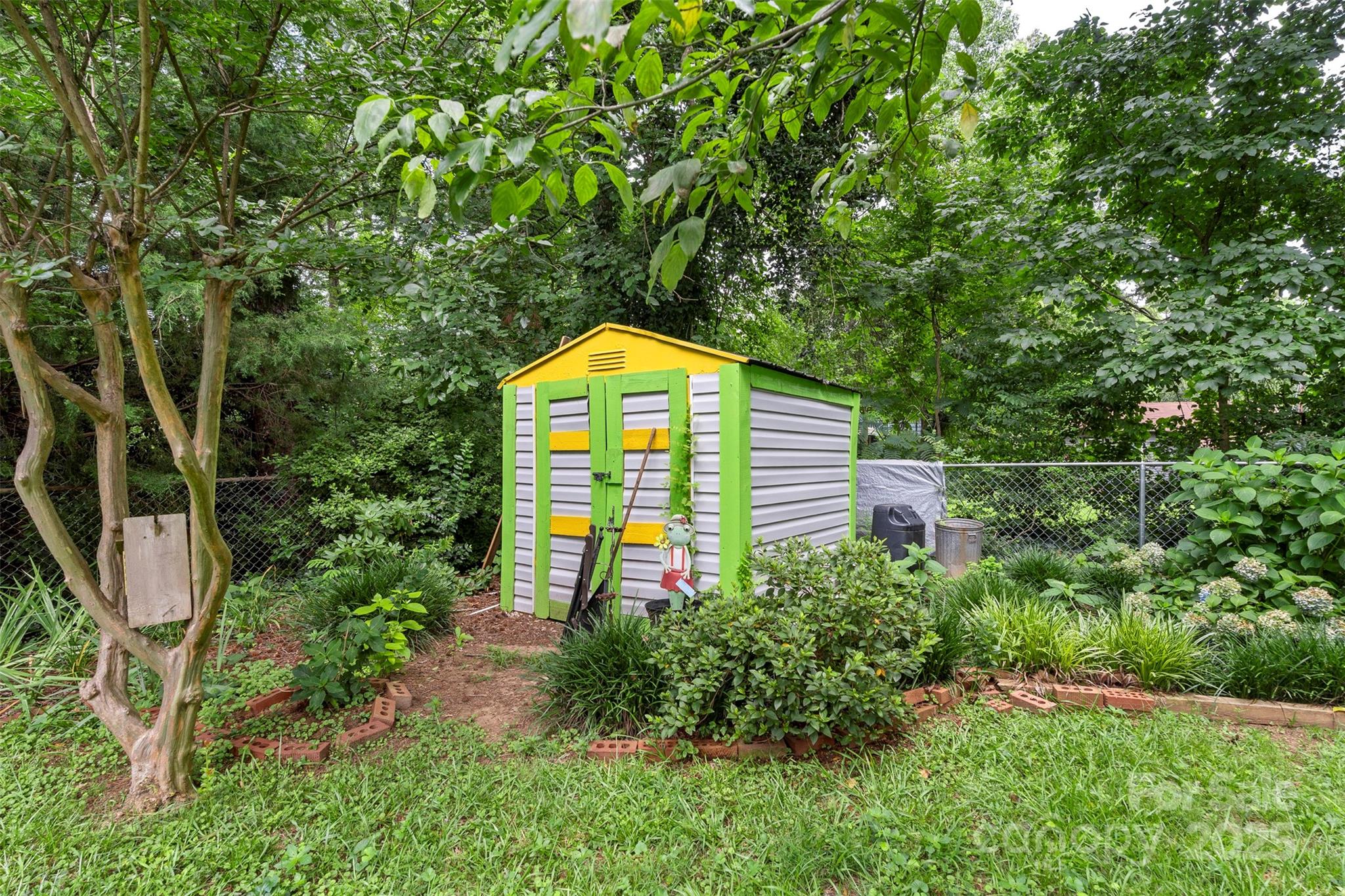 320 Ackert Avenue Property Photo 44