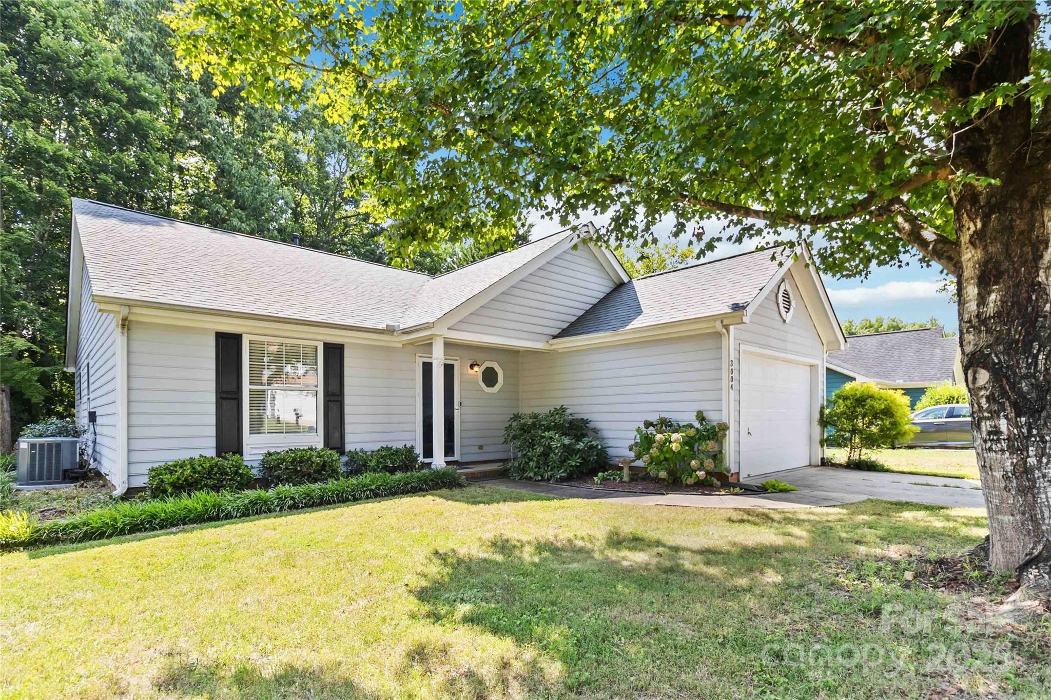 3004 Walsingham Court Property Photo 4