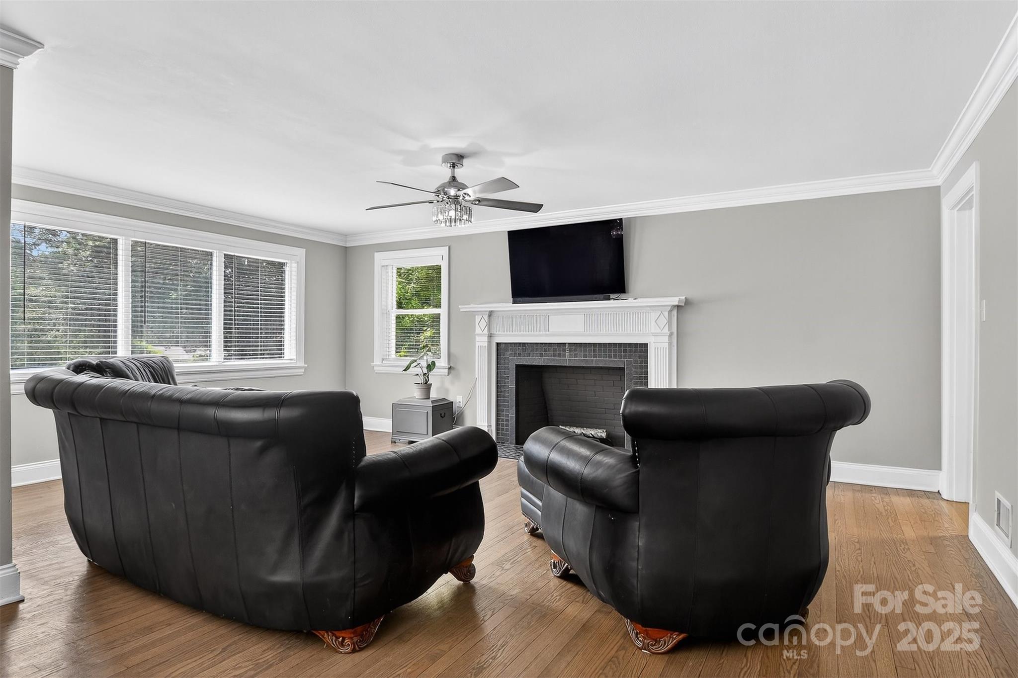 3127 N Center Street Property Photo 4